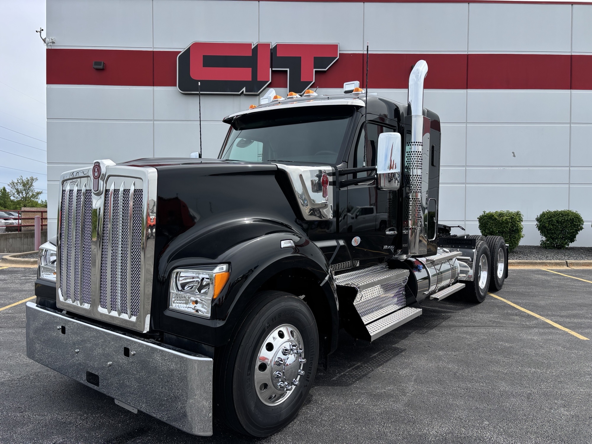 NEW 2027 KENWORTH W990 - image 1 of 6
