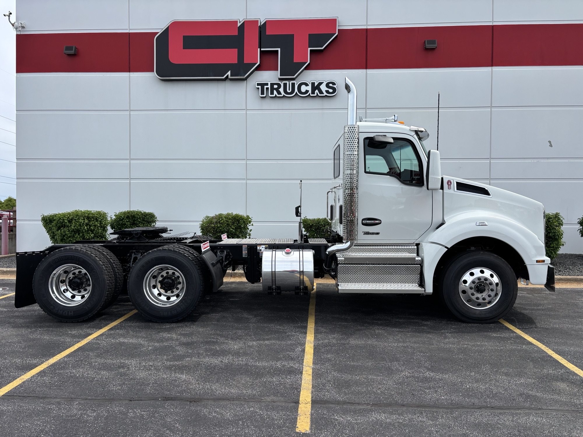 NEW 2027 KENWORTH T880 - image 4 of 6
