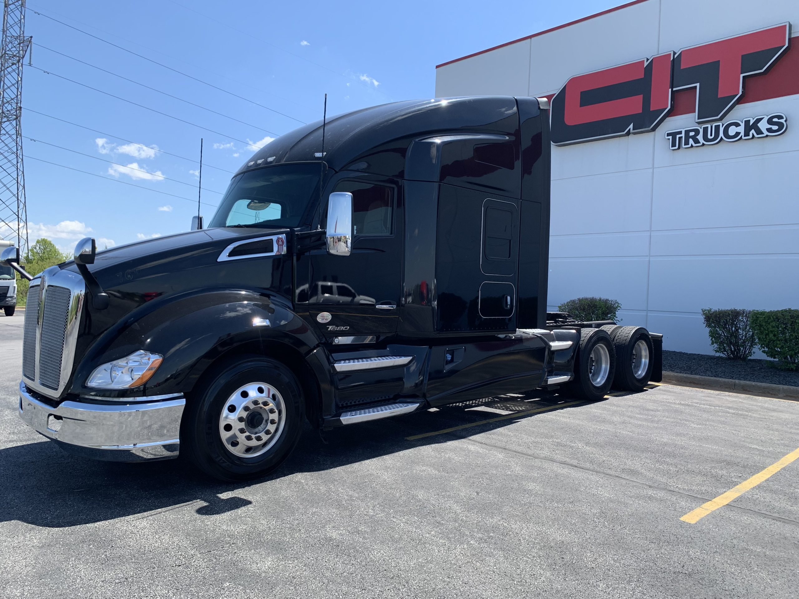 2020 KENWORTH T680 - image 1 of 6