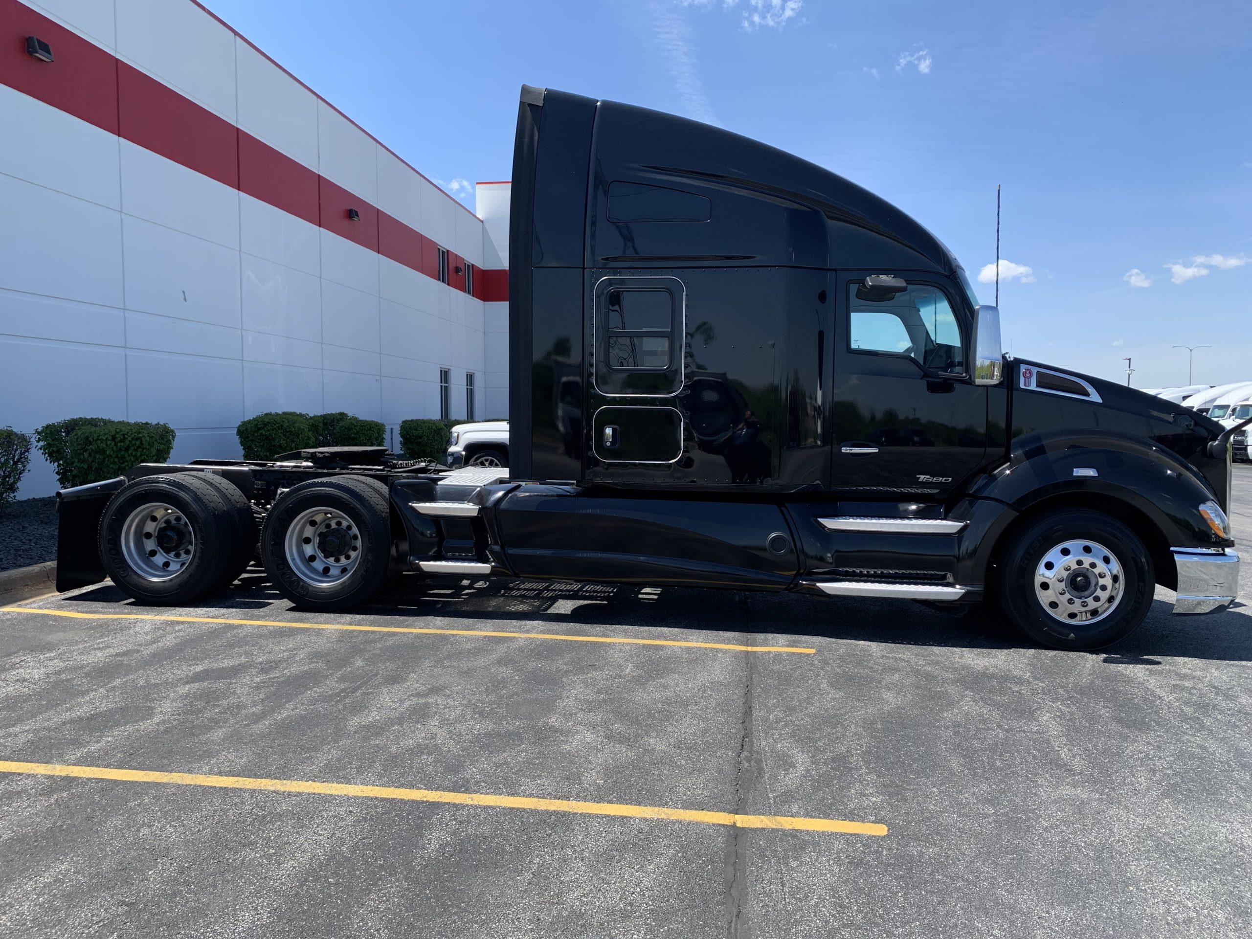 2020 KENWORTH T680 - image 4 of 6