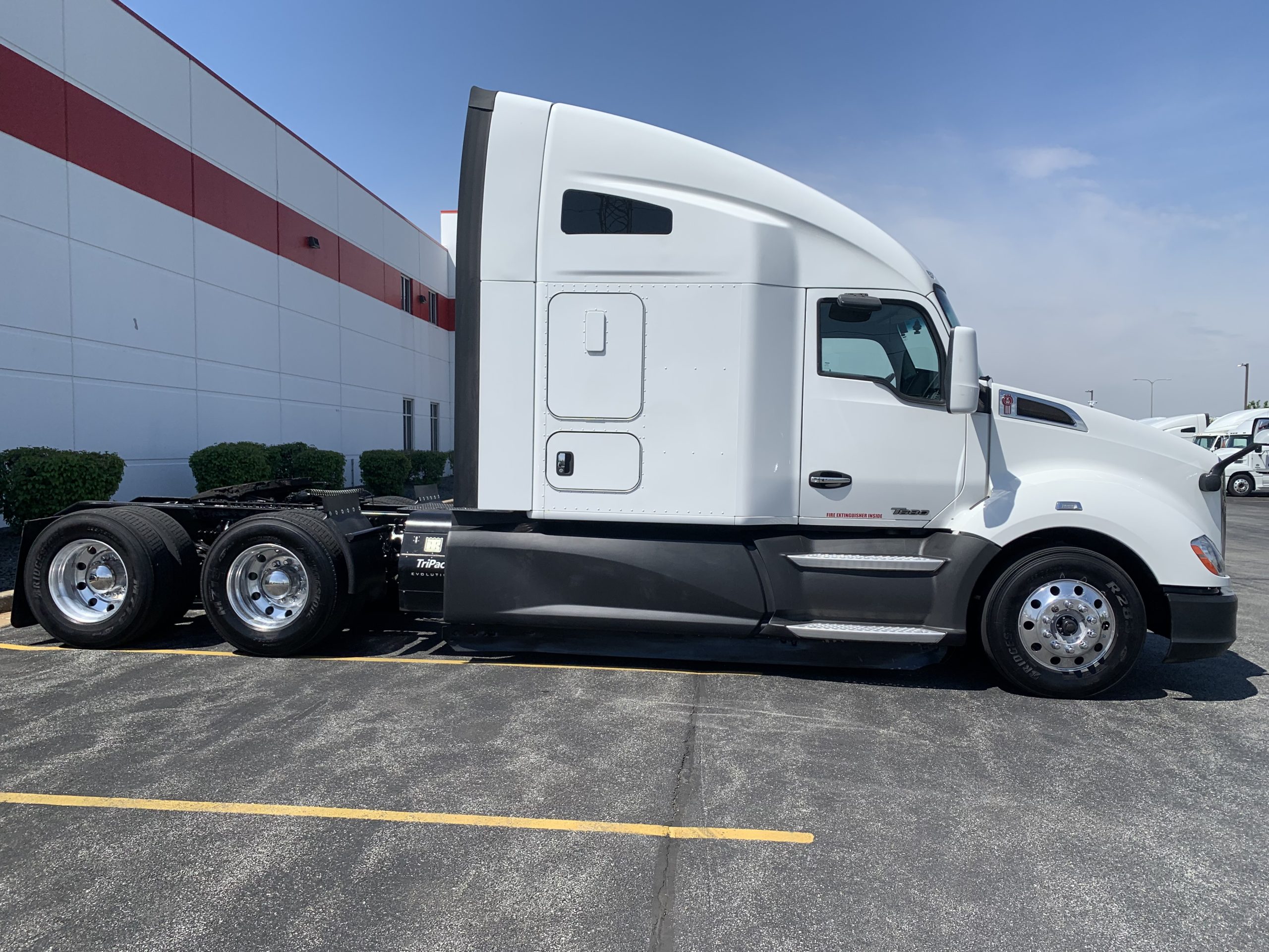 2022 KENWORTH T680 2022 KENWORTH T680 - image 4 of 6