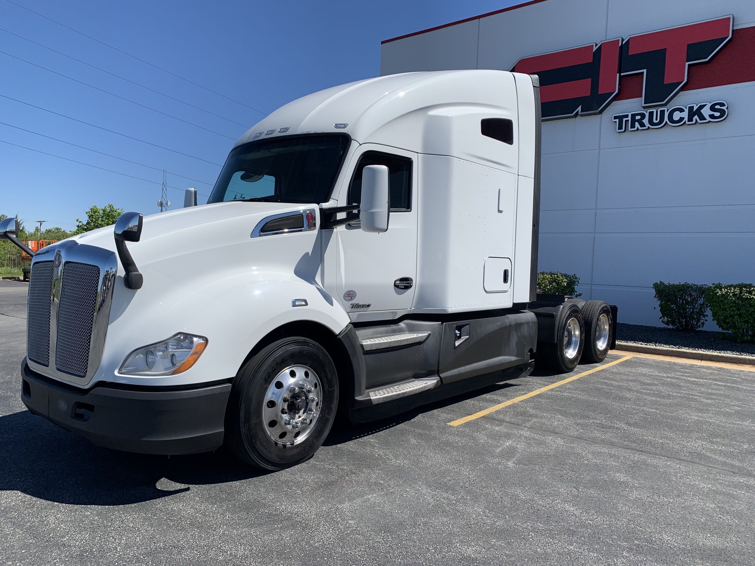 2022 KENWORTH T680 2022 KENWORTH T680 - image 1 of 6