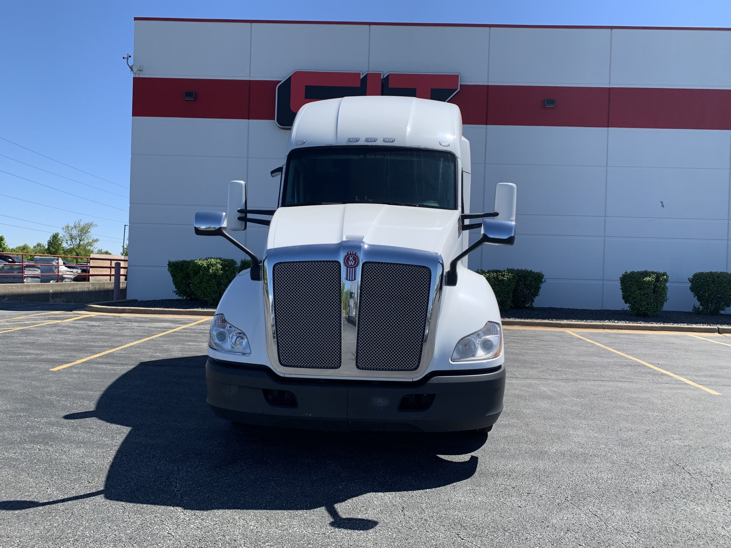 2022 KENWORTH T680 2022 KENWORTH T680 - image 2 of 6