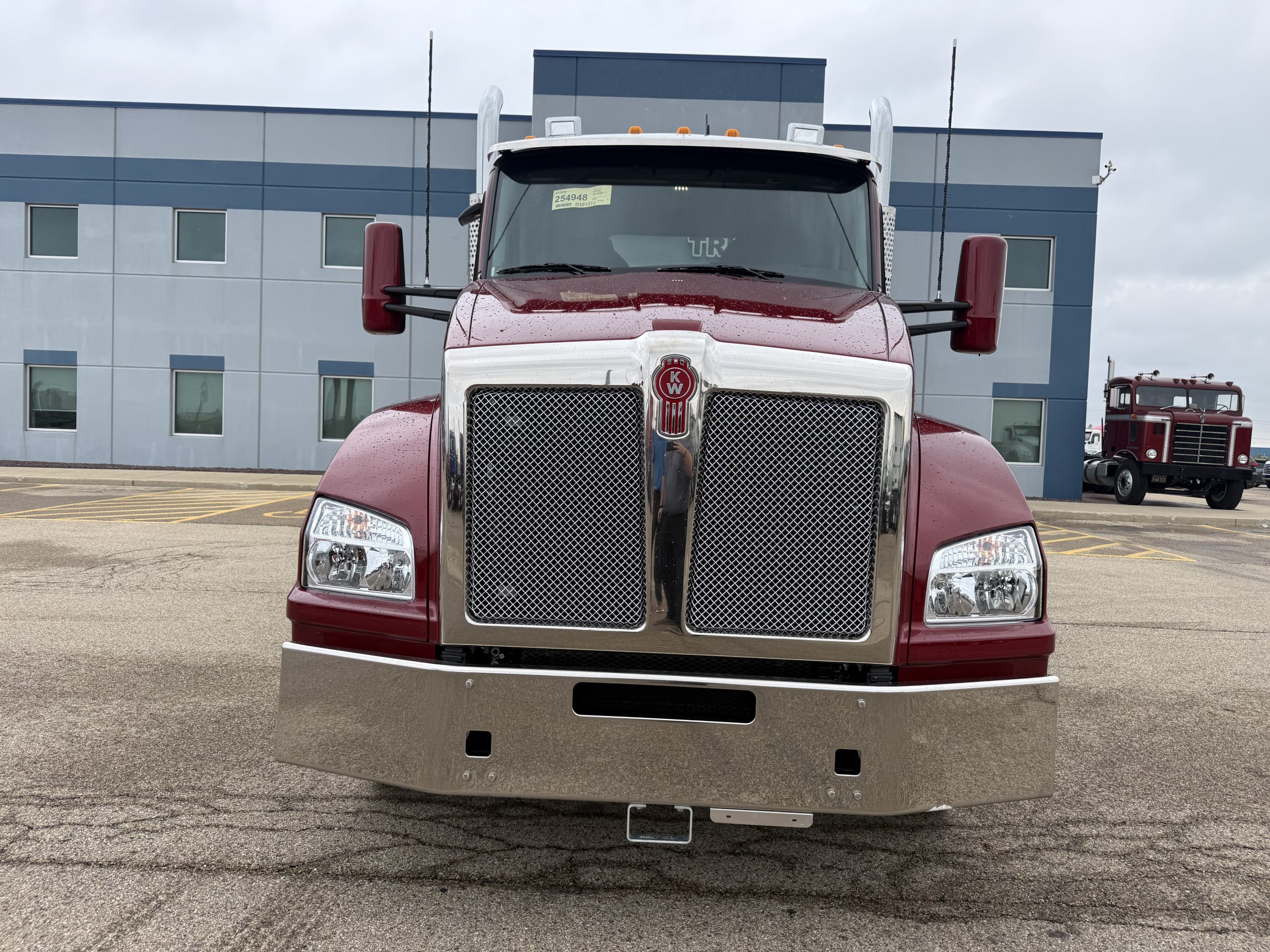 NEW 2027 KENWORTH T880 - image 2 of 6