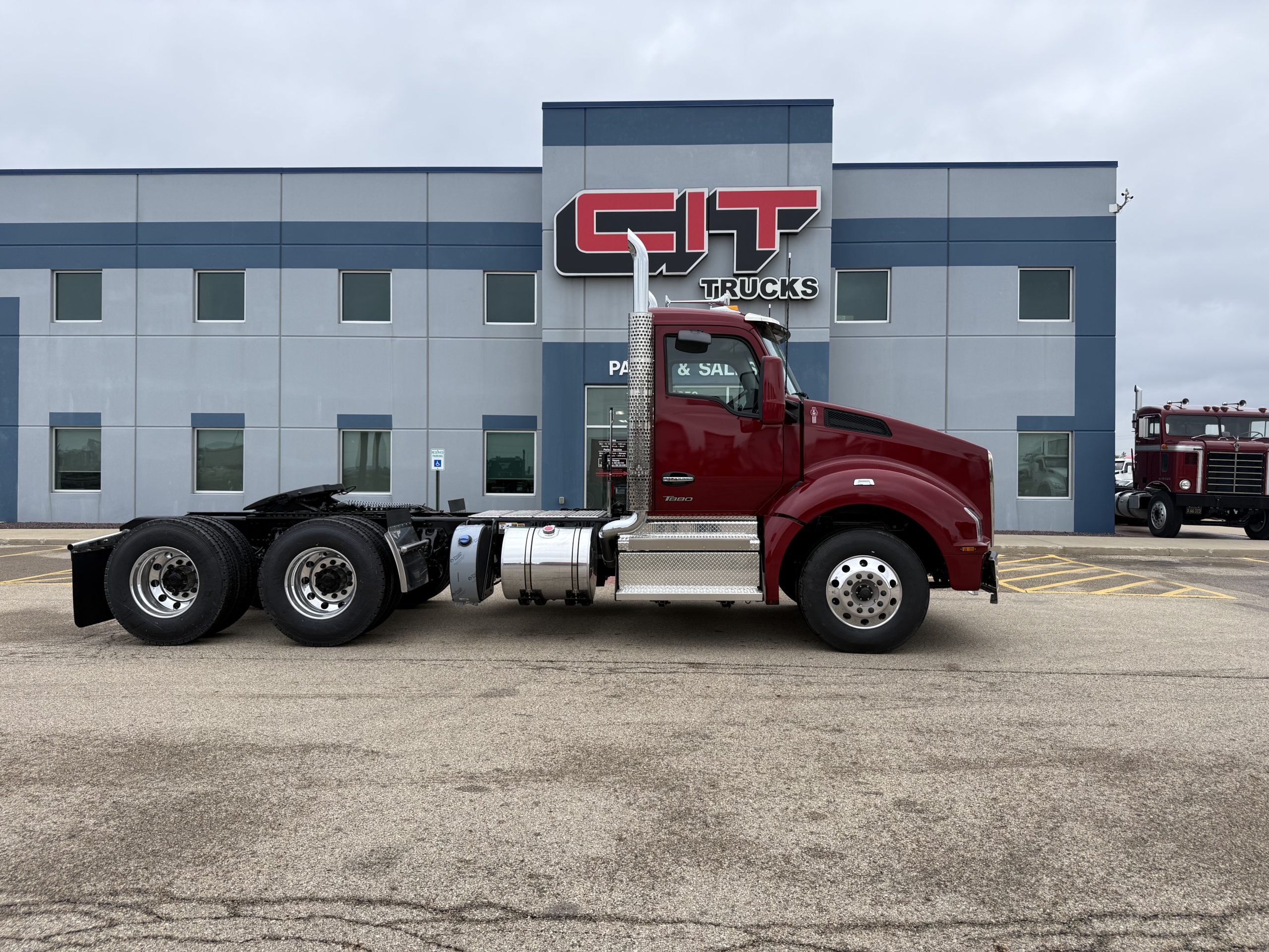 NEW 2027 KENWORTH T880 - image 4 of 6