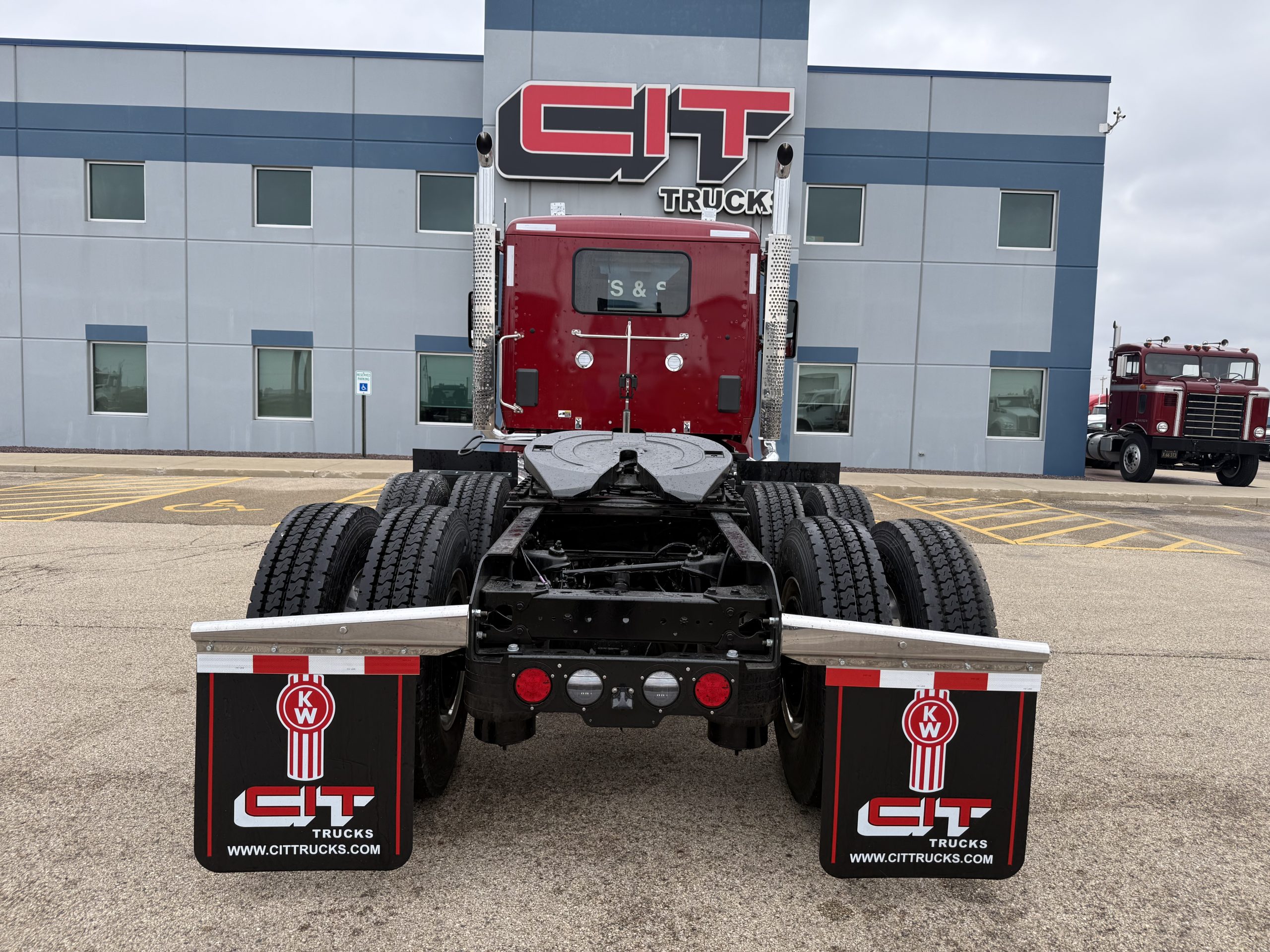 NEW 2027 KENWORTH T880 - image 6 of 6