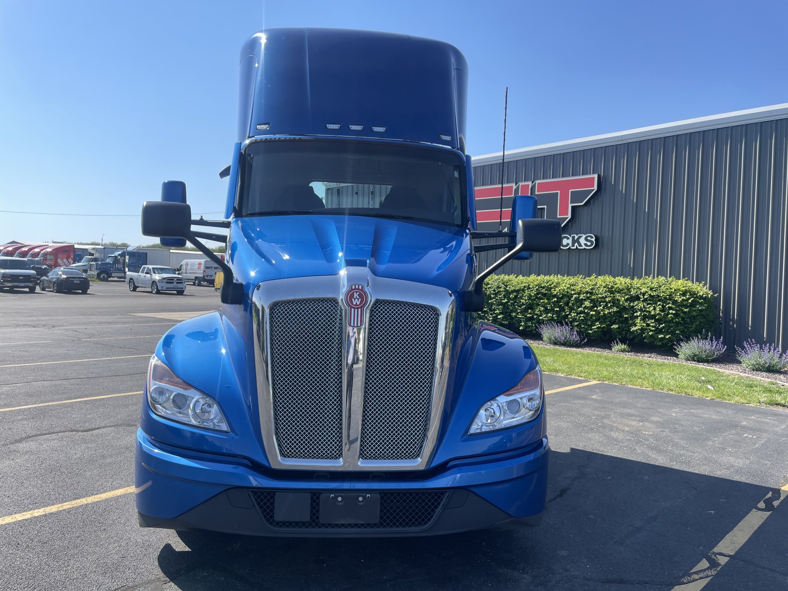 2023 KENWORTH T680 - image 4 of 6