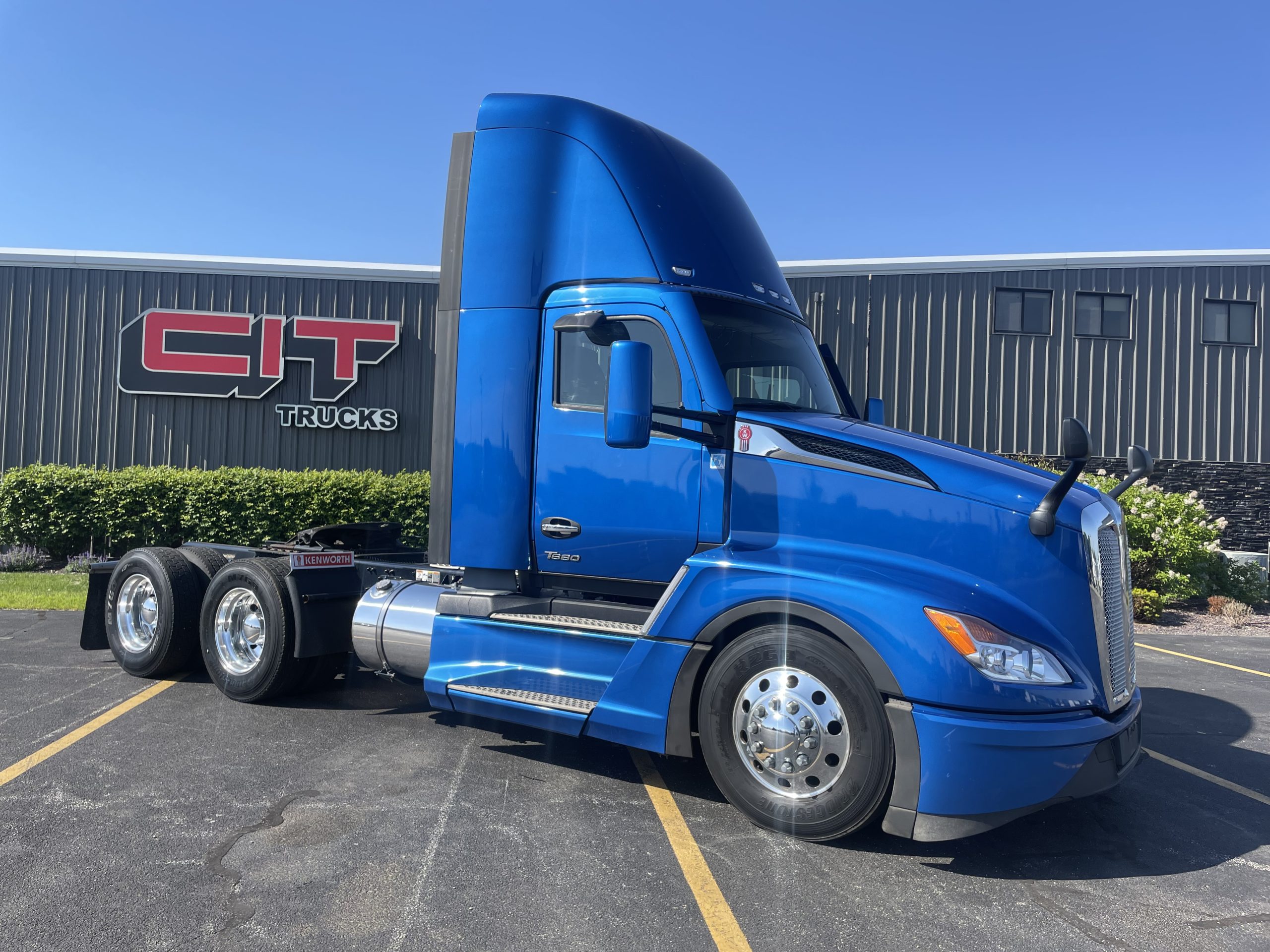 2023 KENWORTH T680 - image 5 of 6