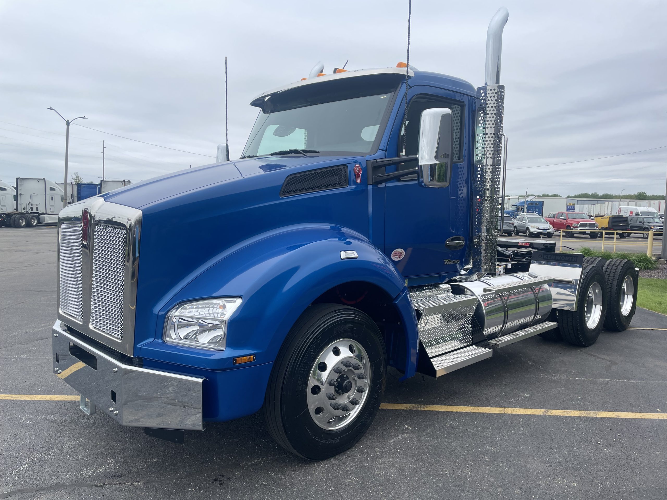 NEW 2027 KENWORTH T880 NEW 2027 KENWORTH T880 - image 1 of 6