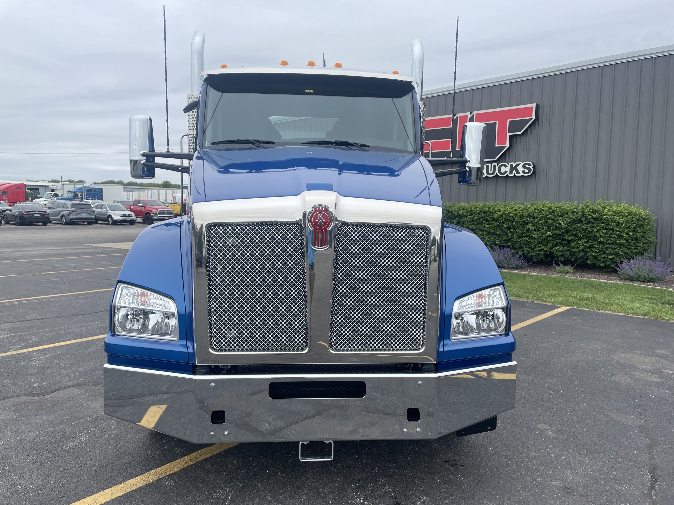 NEW 2027 KENWORTH T880 NEW 2027 KENWORTH T880 - image 2 of 6