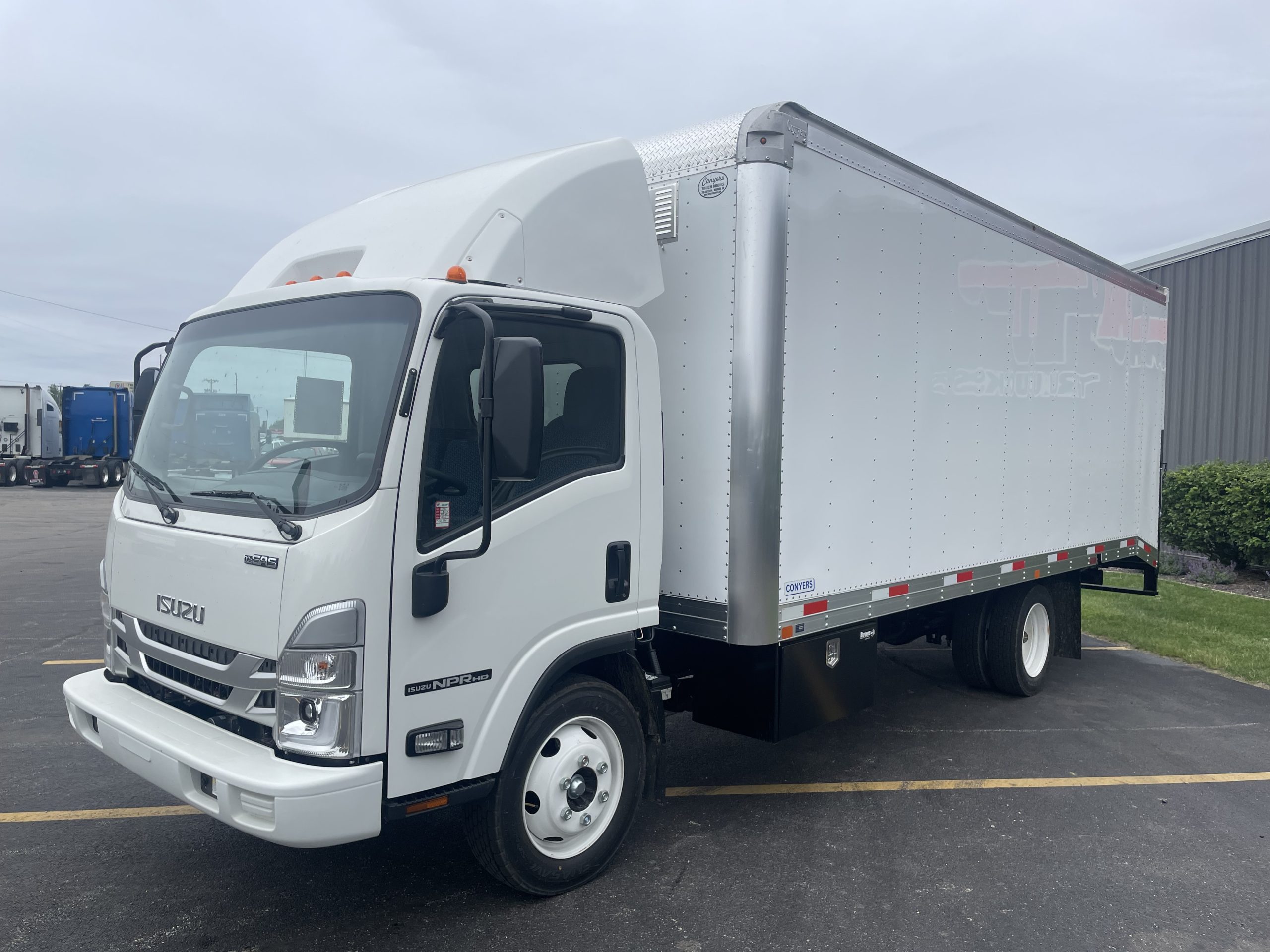 NEW 2026 ISUZU NPR GAS HD NEW 2026 ISUZU NPR GAS HD - image 5 of 6
