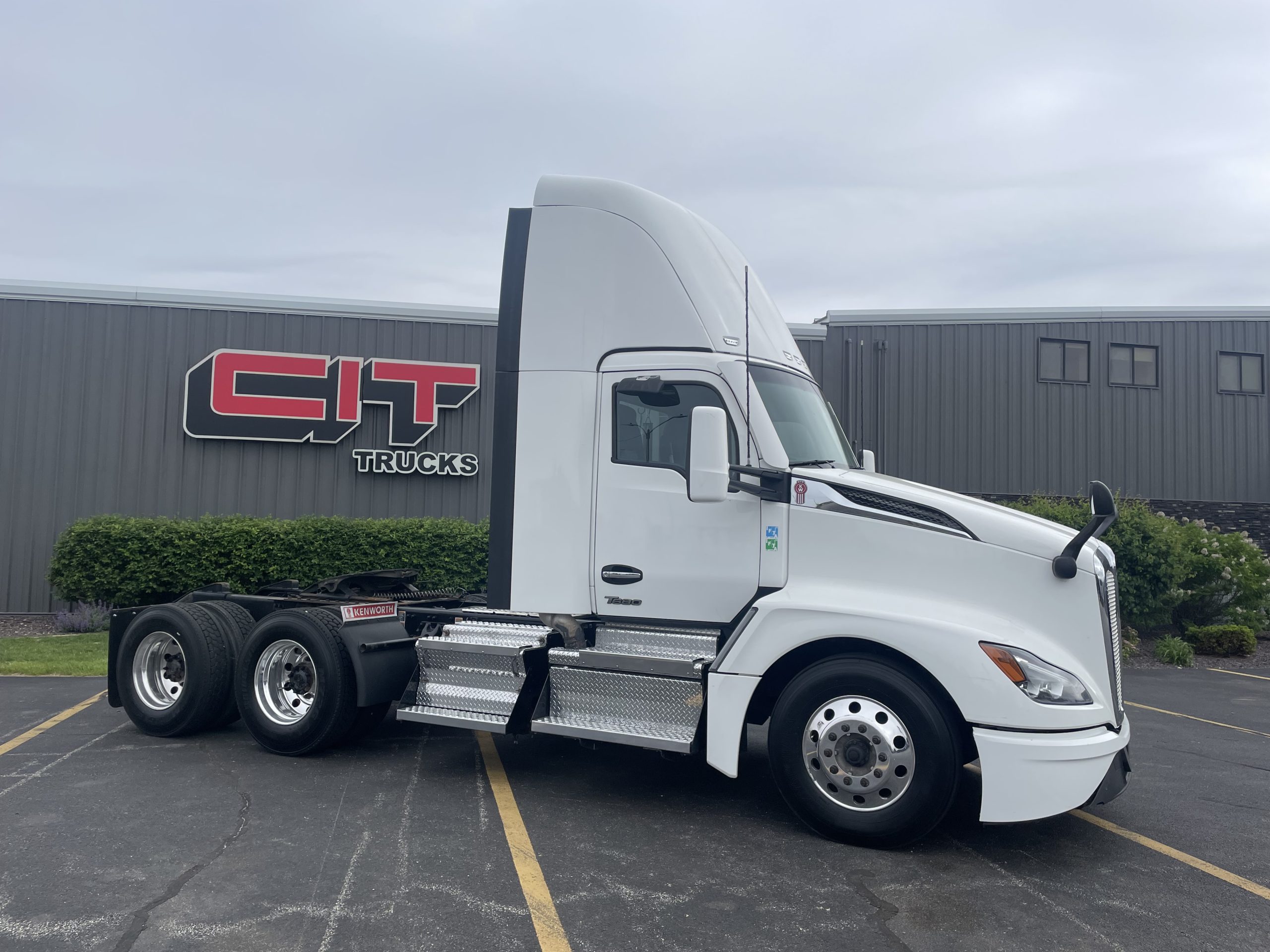 2023 KENWORTH T680 - image 6 of 6