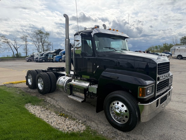 2027 MACK PINNACLE - image 3 of 6