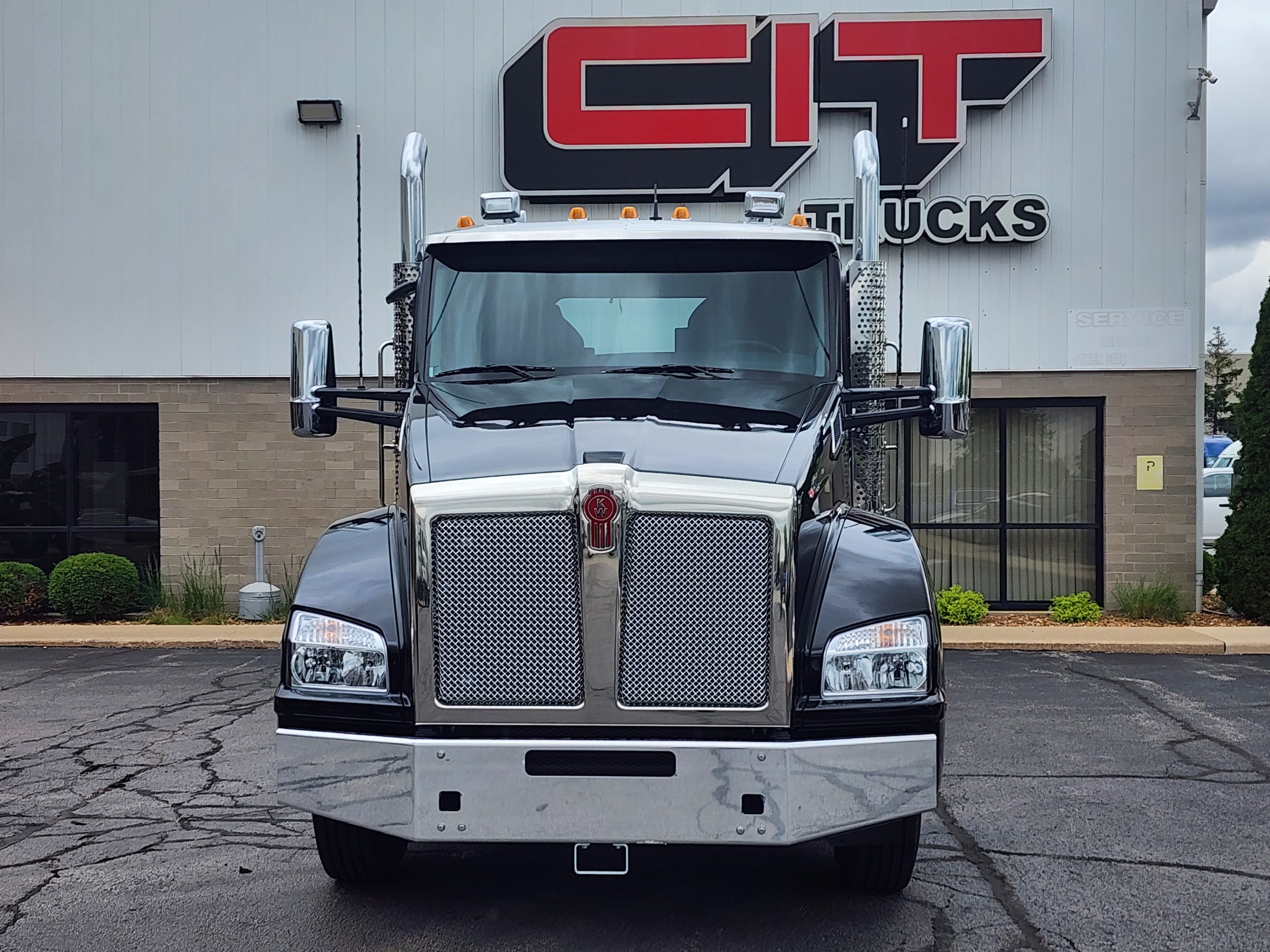 NEW 2027 KENWORTH T880 - image 2 of 6