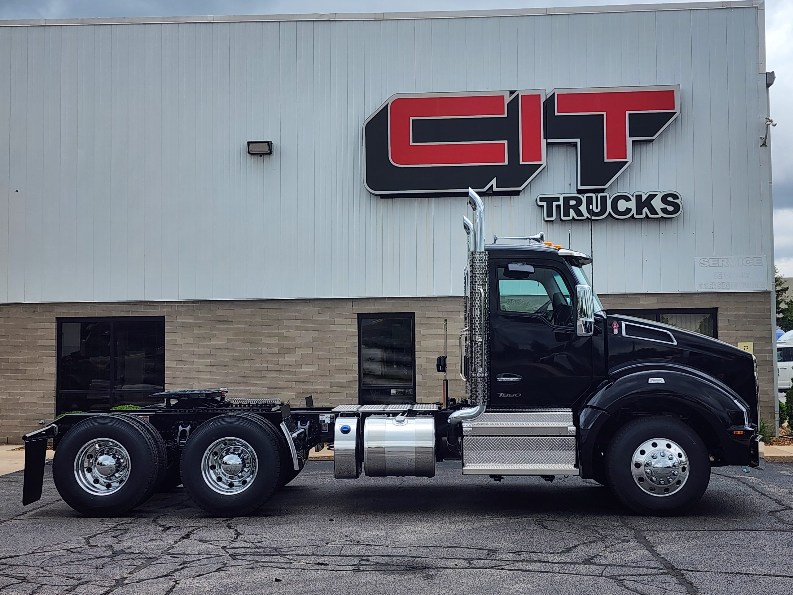 NEW 2027 KENWORTH T880 - image 5 of 6