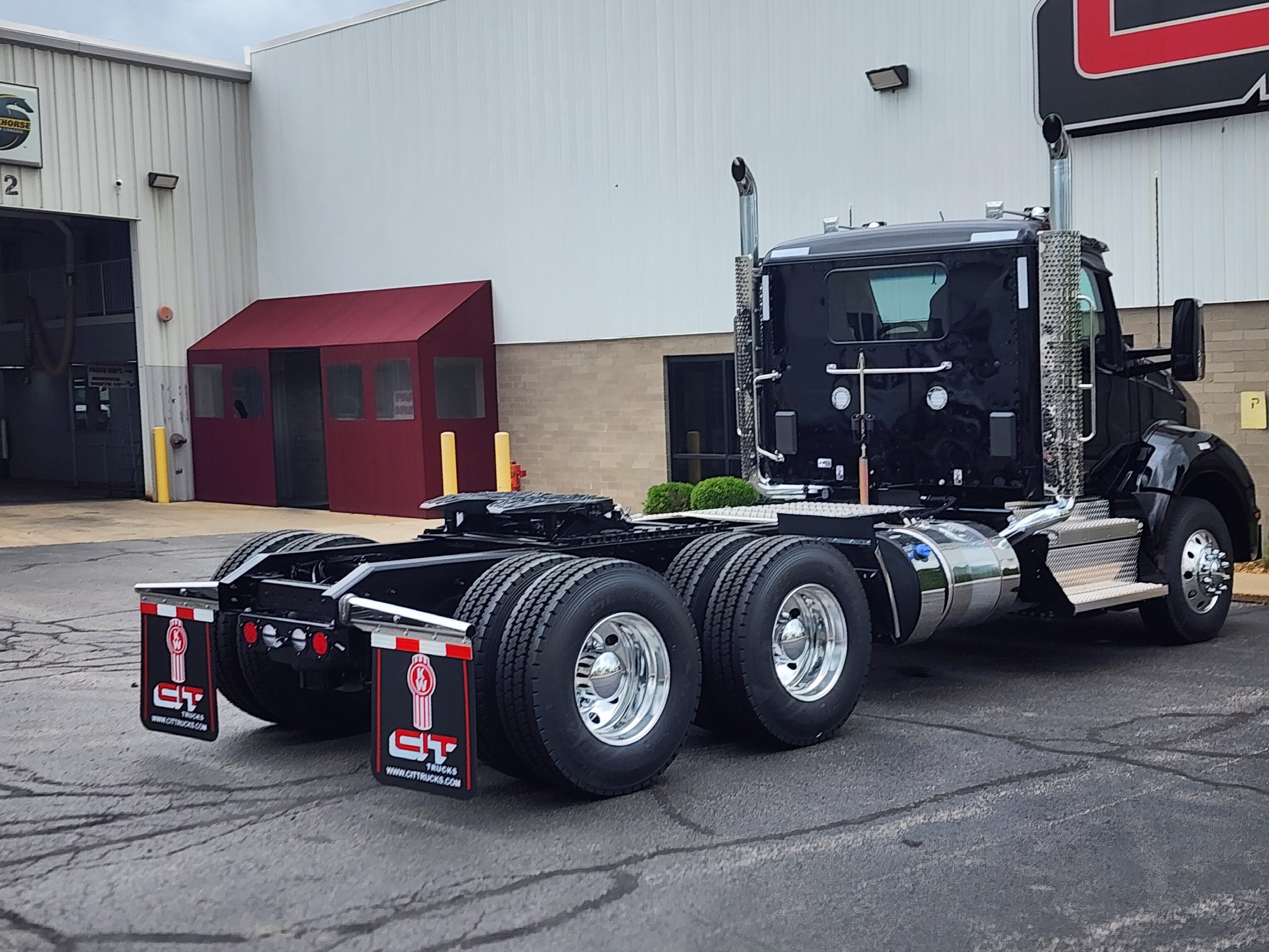 NEW 2027 KENWORTH T880 - image 4 of 6