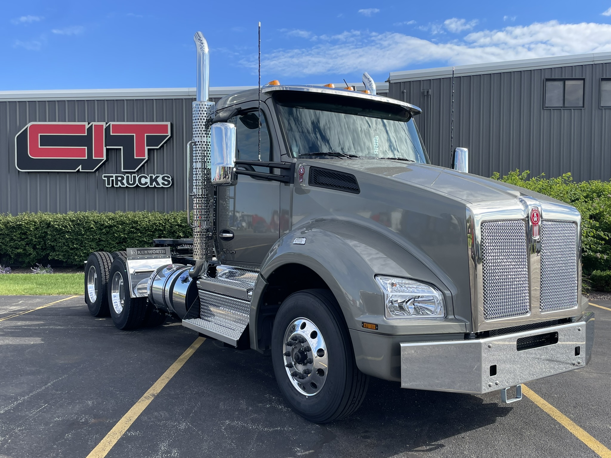 NEW 2027 KENWORTH T880 - image 3 of 6