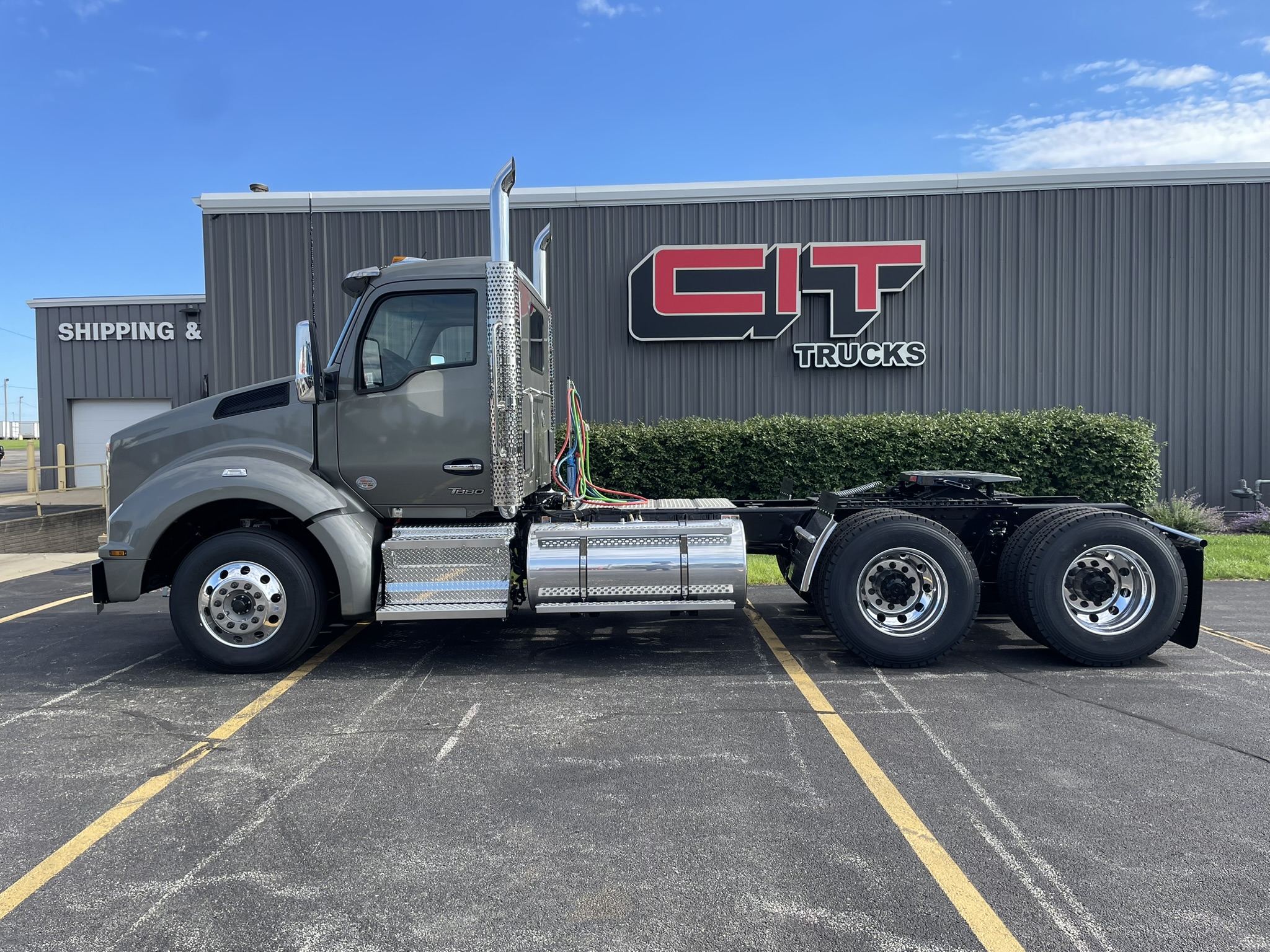 NEW 2027 KENWORTH T880 - image 5 of 6