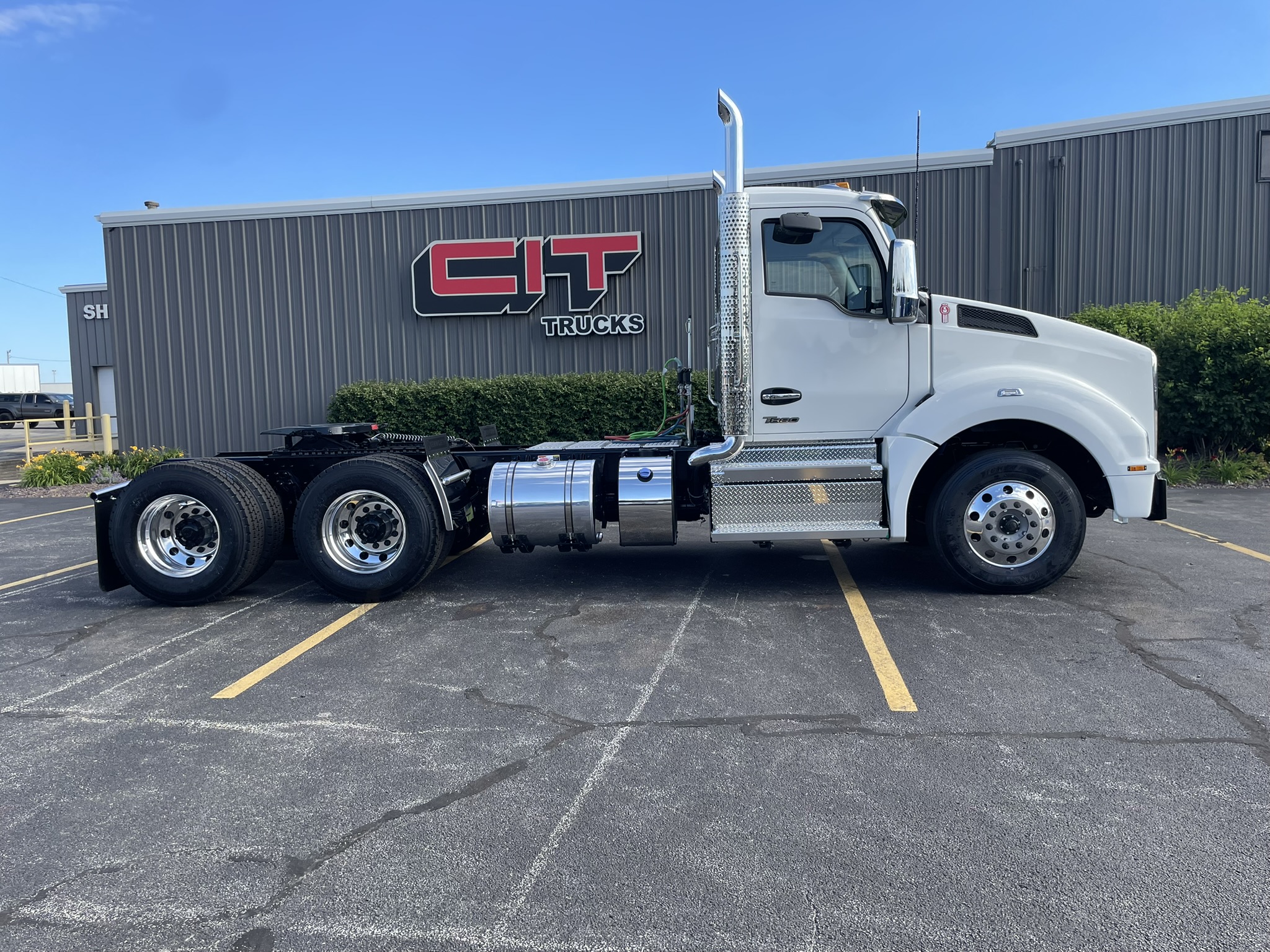 NEW 2027 KENWORTH T880 - image 5 of 6