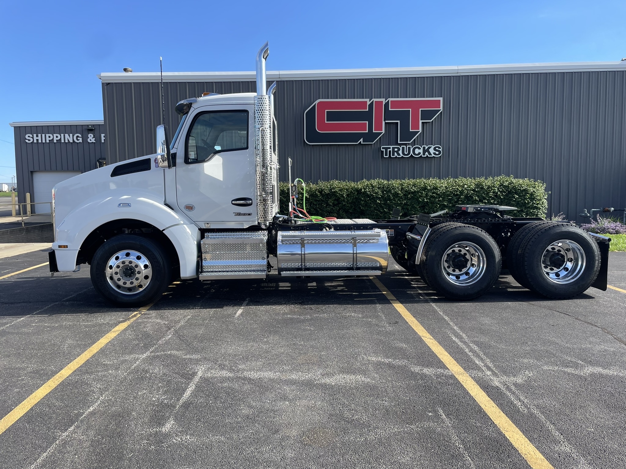 NEW 2027 KENWORTH T880 - image 4 of 6