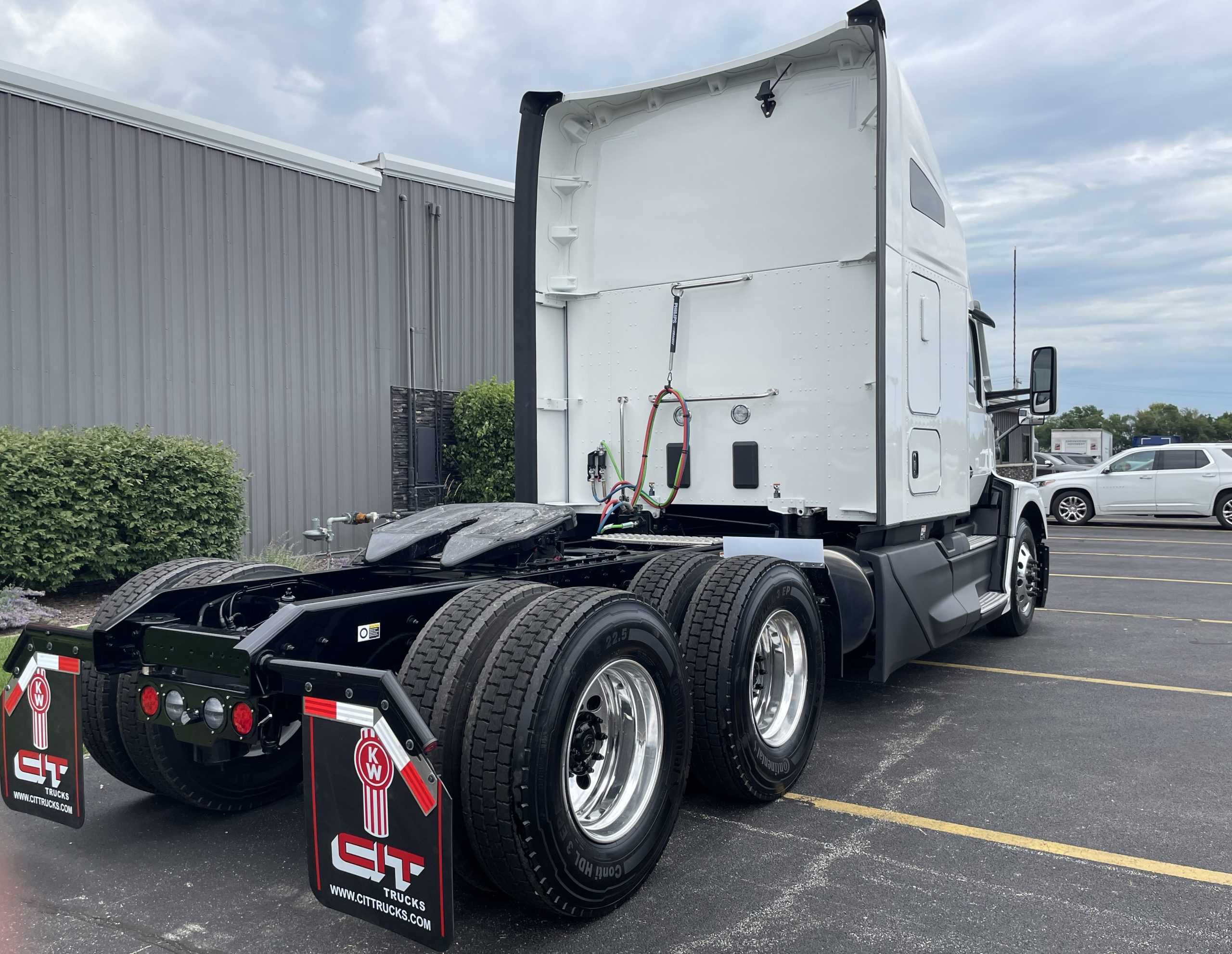 NEW 2027 KENWORTH T680 - image 4 of 6