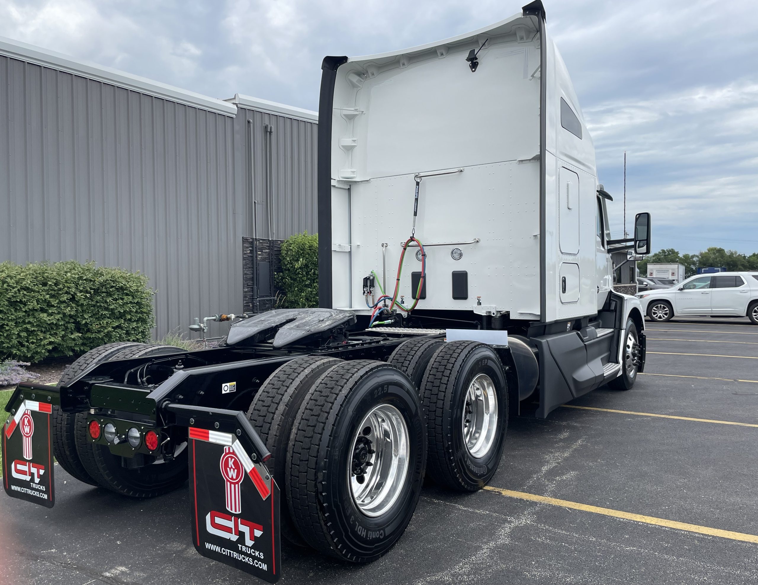 NEW 2027 KENWORTH T680 - image 4 of 6