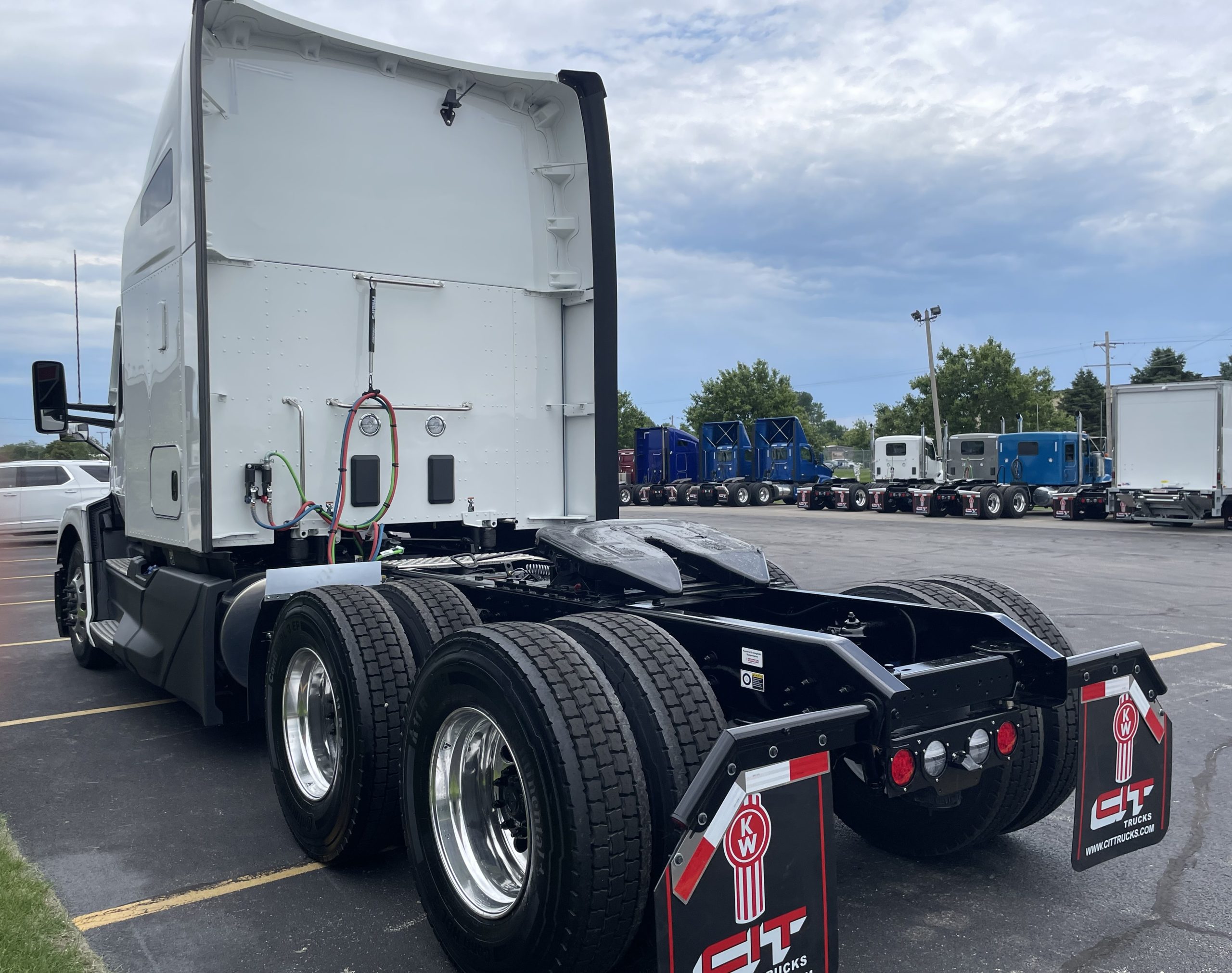 NEW 2027 KENWORTH T680 - image 6 of 6