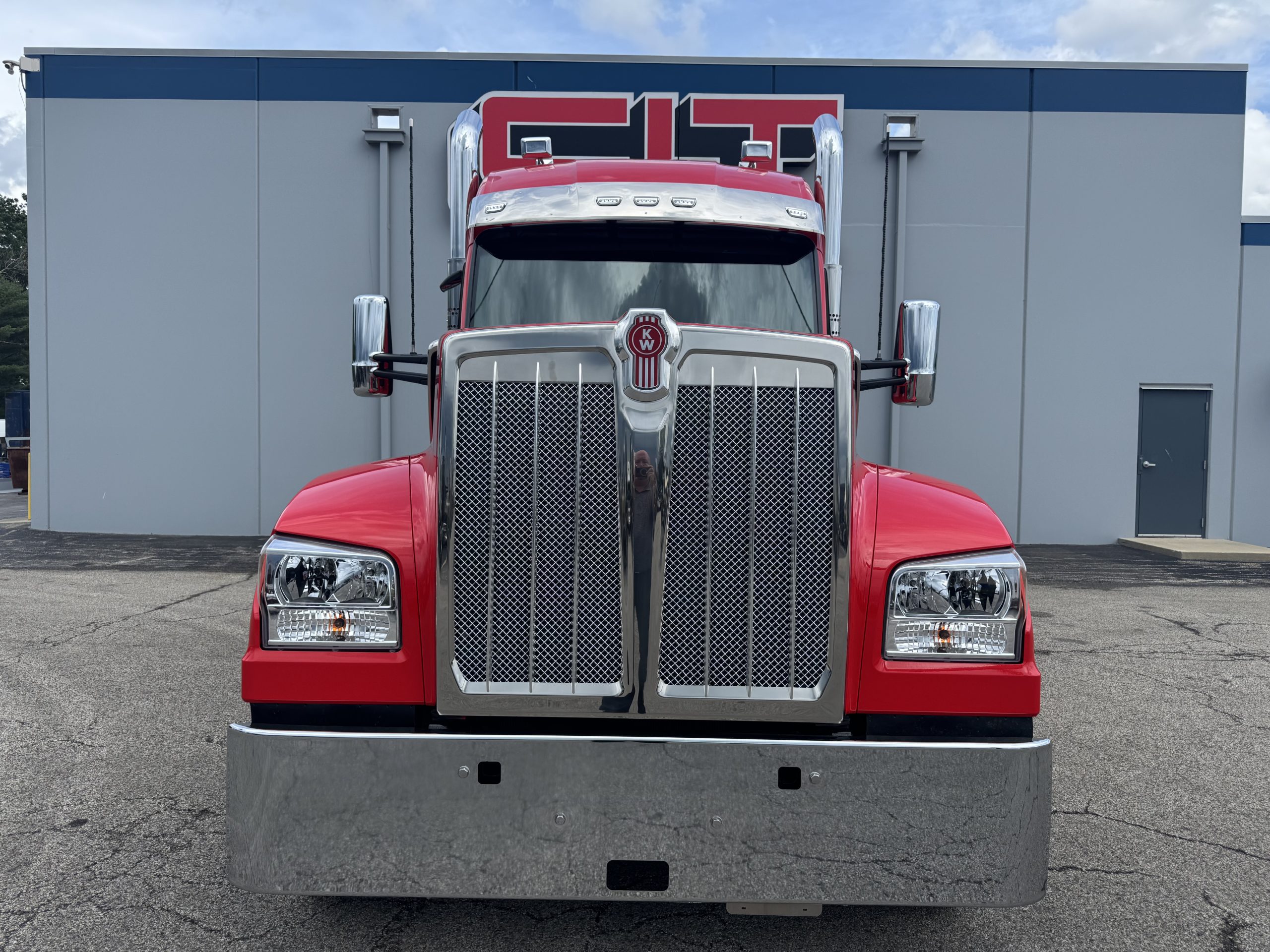 NEW 2027 KENWORTH W990 NEW 2027 KENWORTH W990 - image 2 of 6