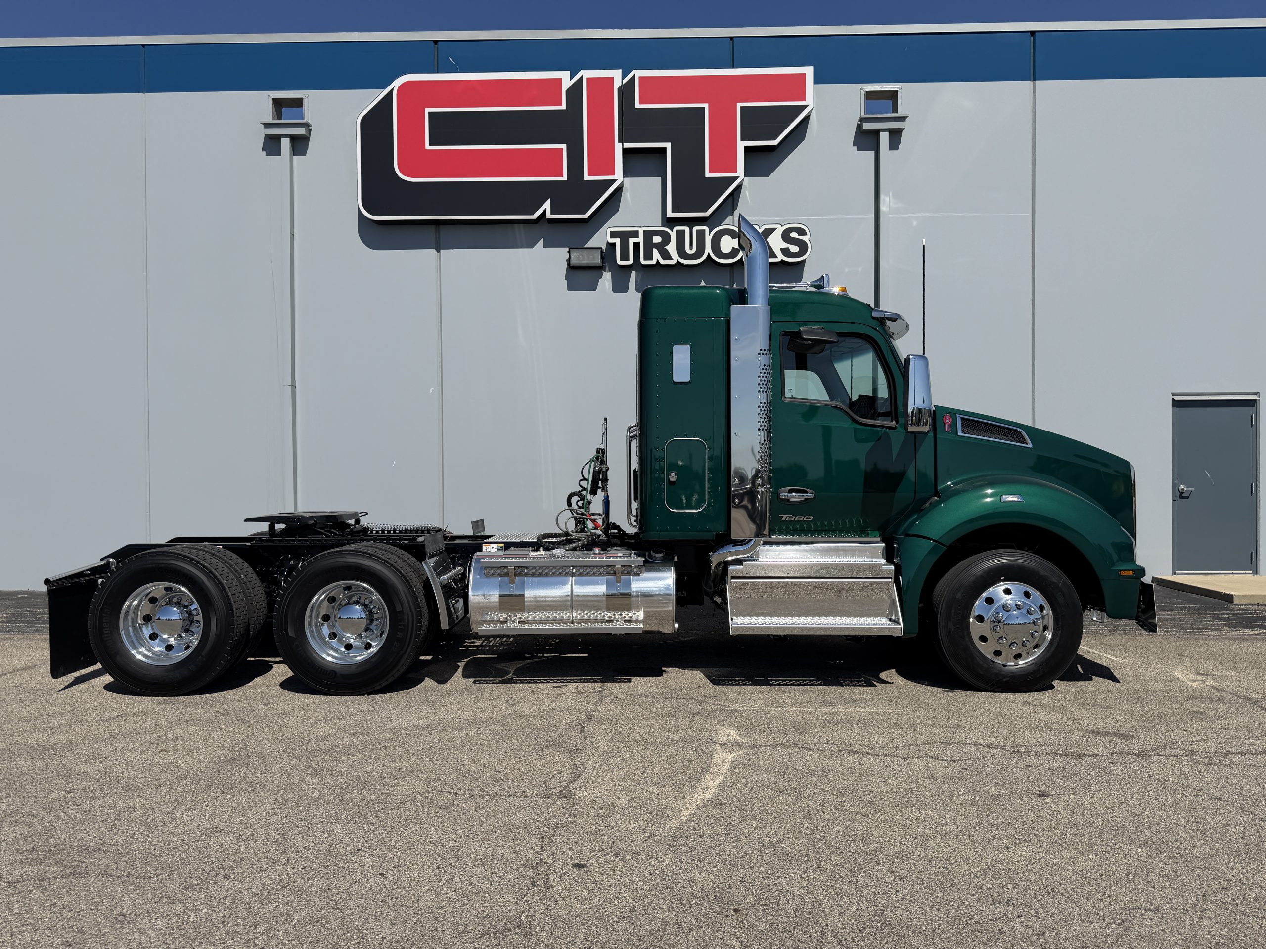 NEW 2027 KENWORTH T880 NEW 2027 KENWORTH T880 - image 5 of 6