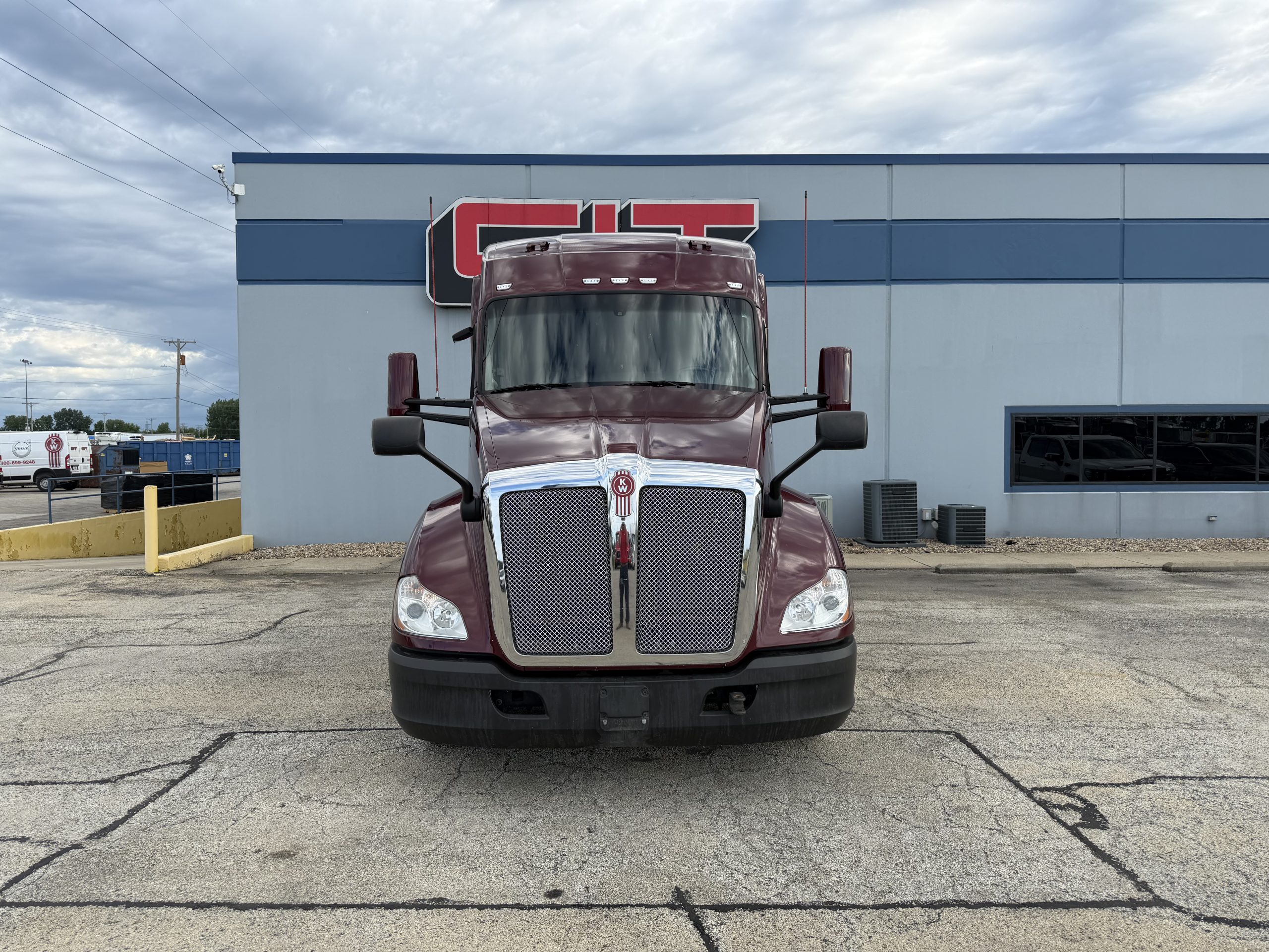 2021 KENWORTH T680 2021 KENWORTH T680 - image 2 of 6