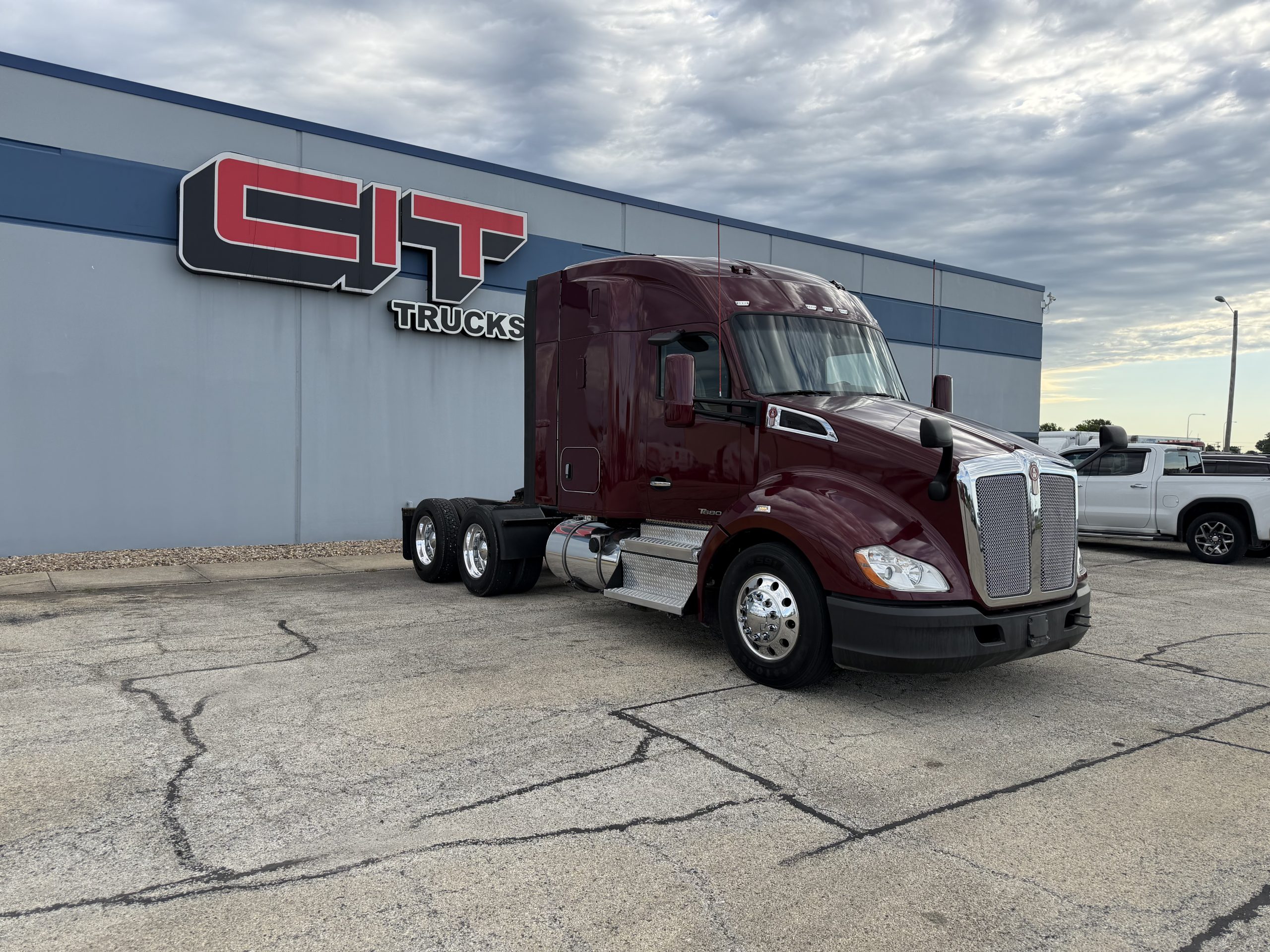 2021 KENWORTH T680 2021 KENWORTH T680 - image 3 of 6