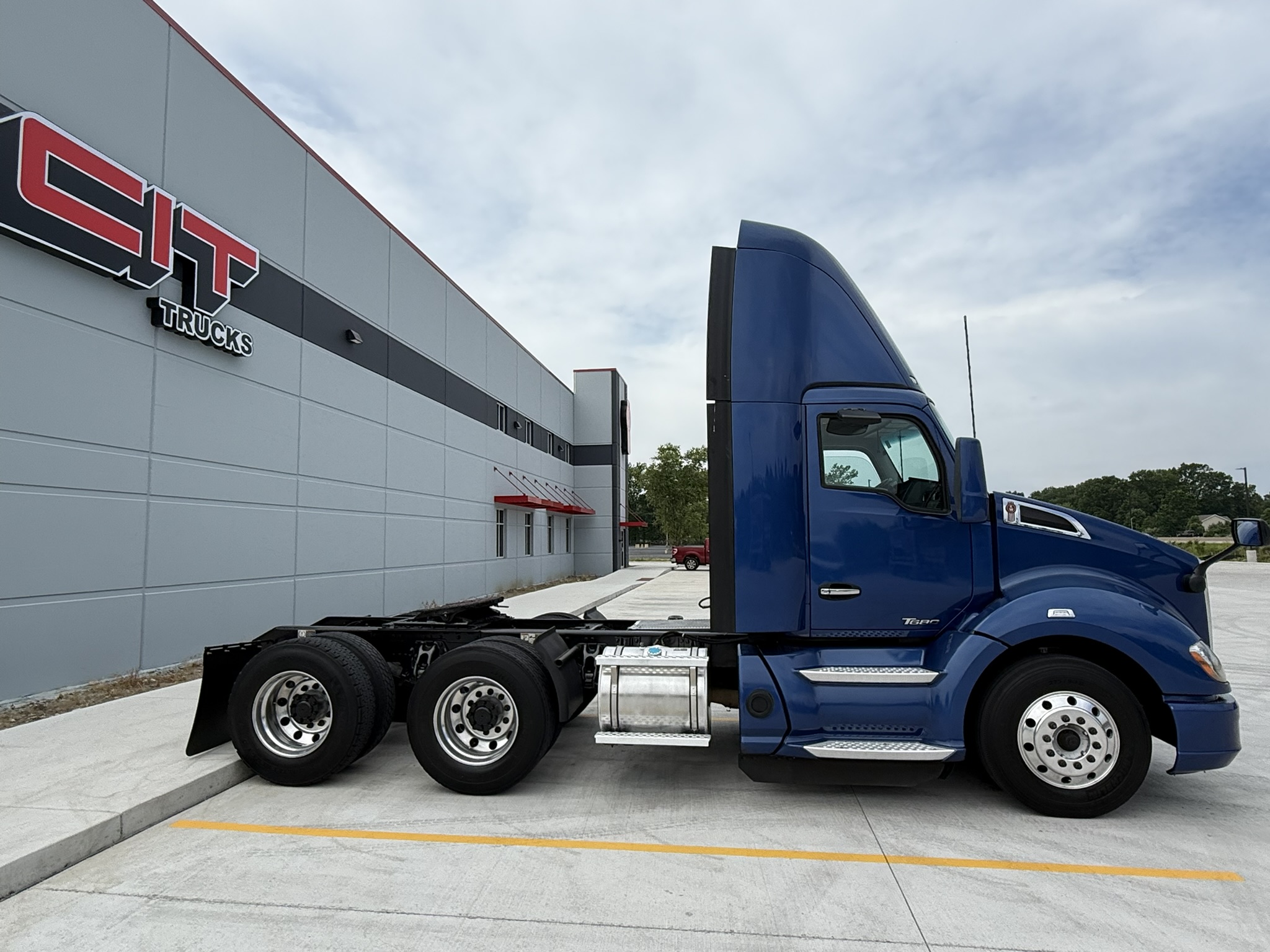 2021 Kenworth T680 in Burns Harbor- IN, IN — photo 5
