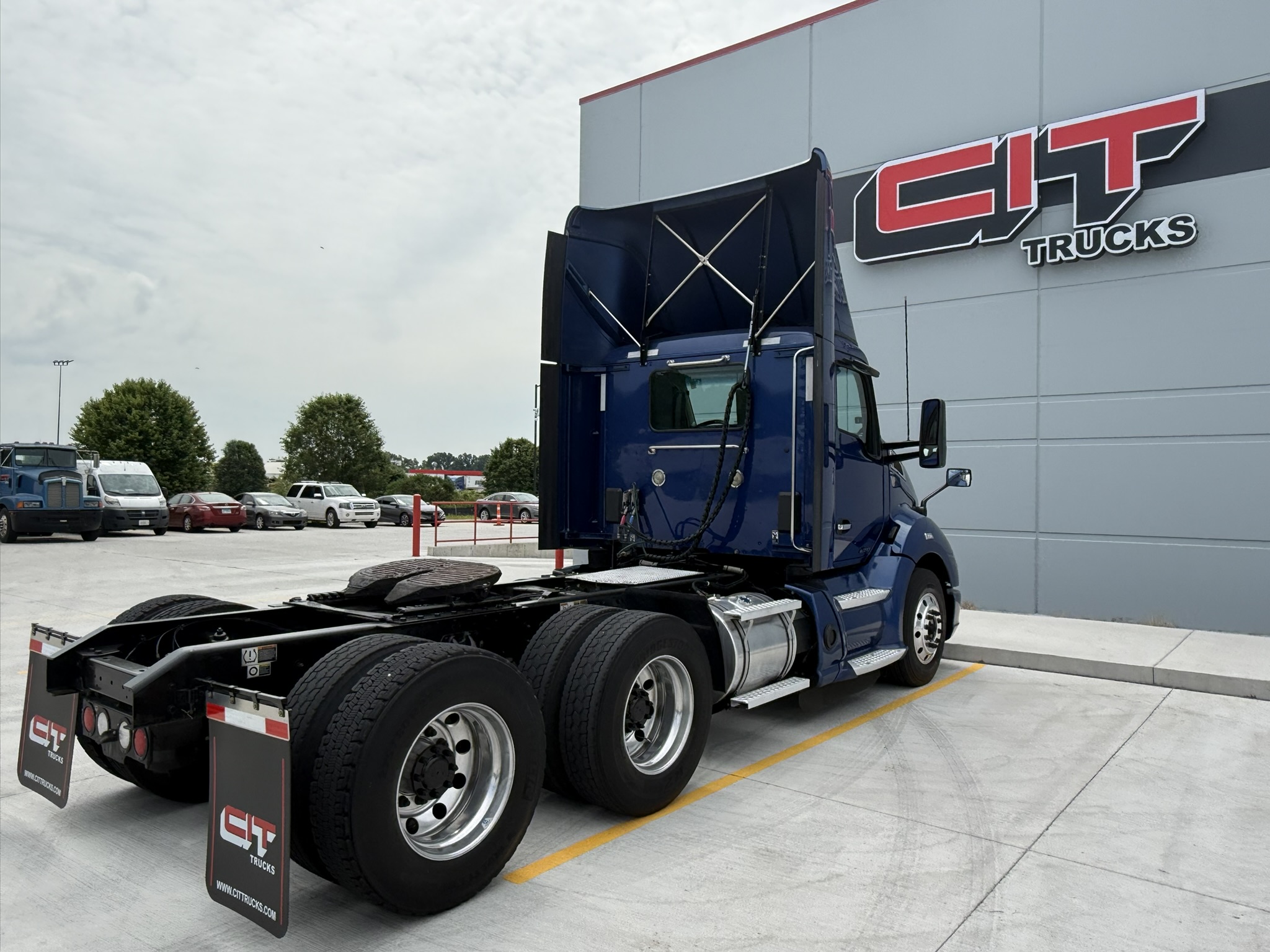 2021 Kenworth T680 in Burns Harbor- IN, IN — photo 4