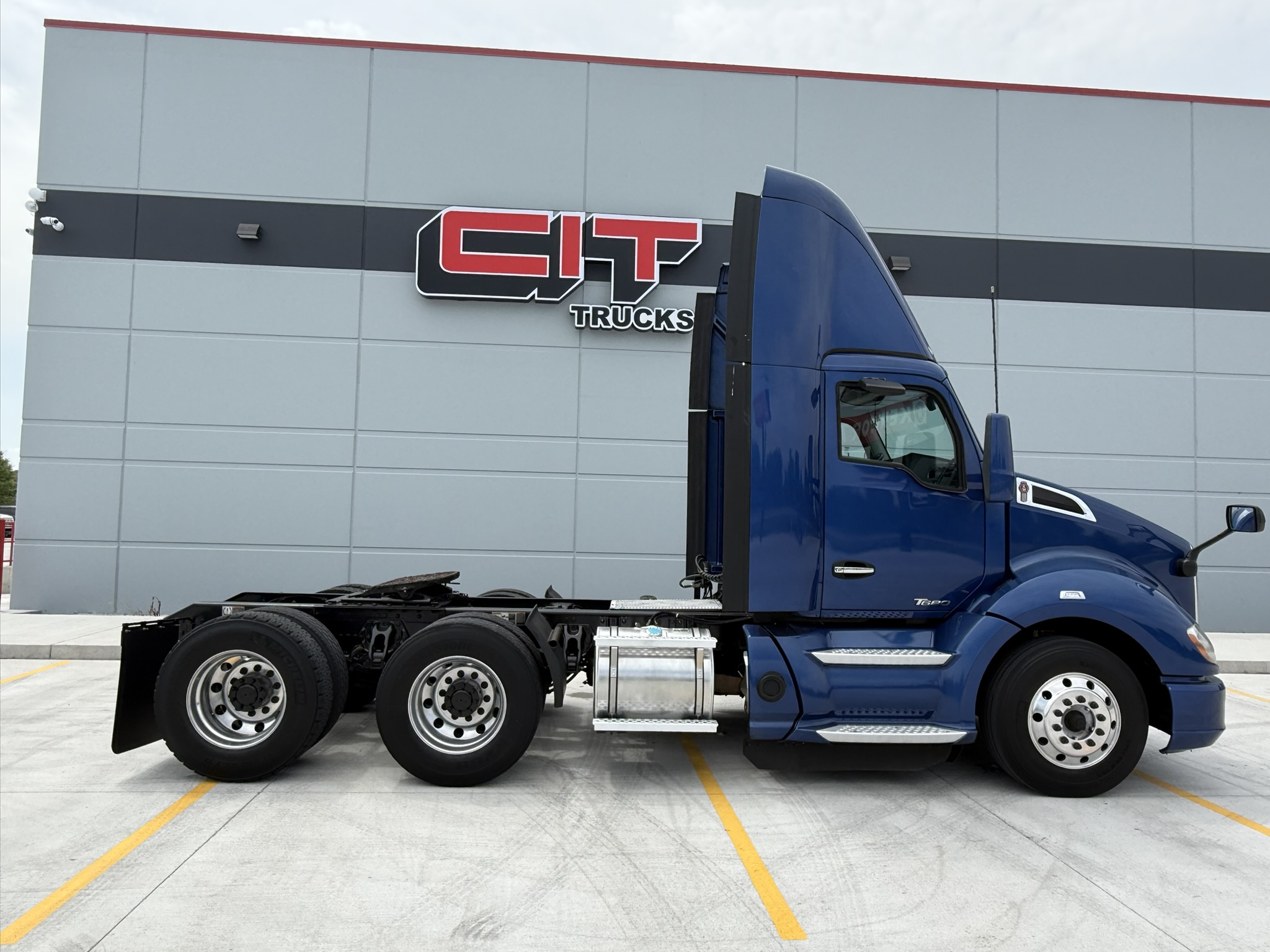 2021 Kenworth T680 in Burns Harbor- IN, IN — photo 6