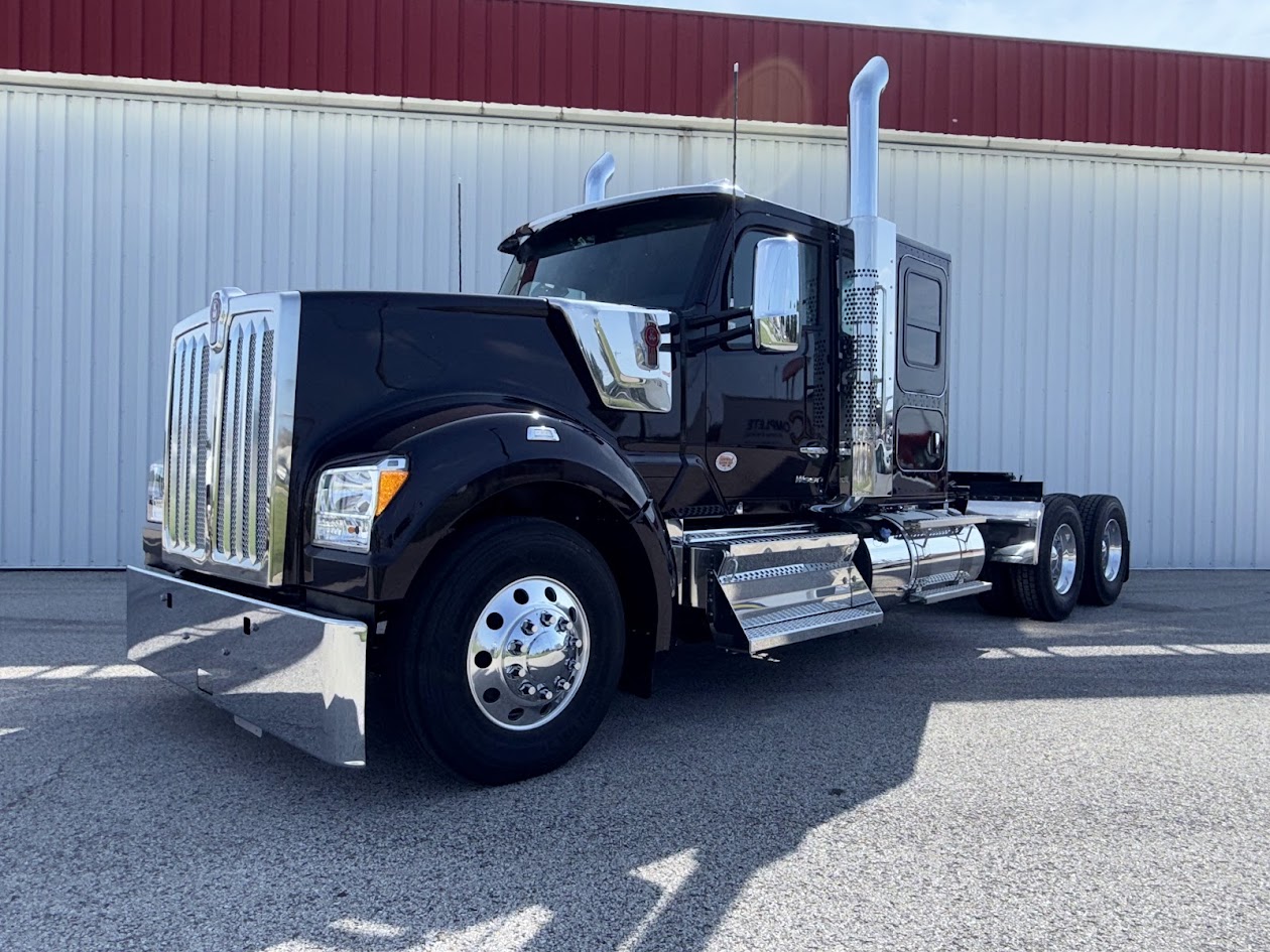 NEW 2027 KENWORTH W990 NEW 2027 KENWORTH W990 - image 1 of 6
