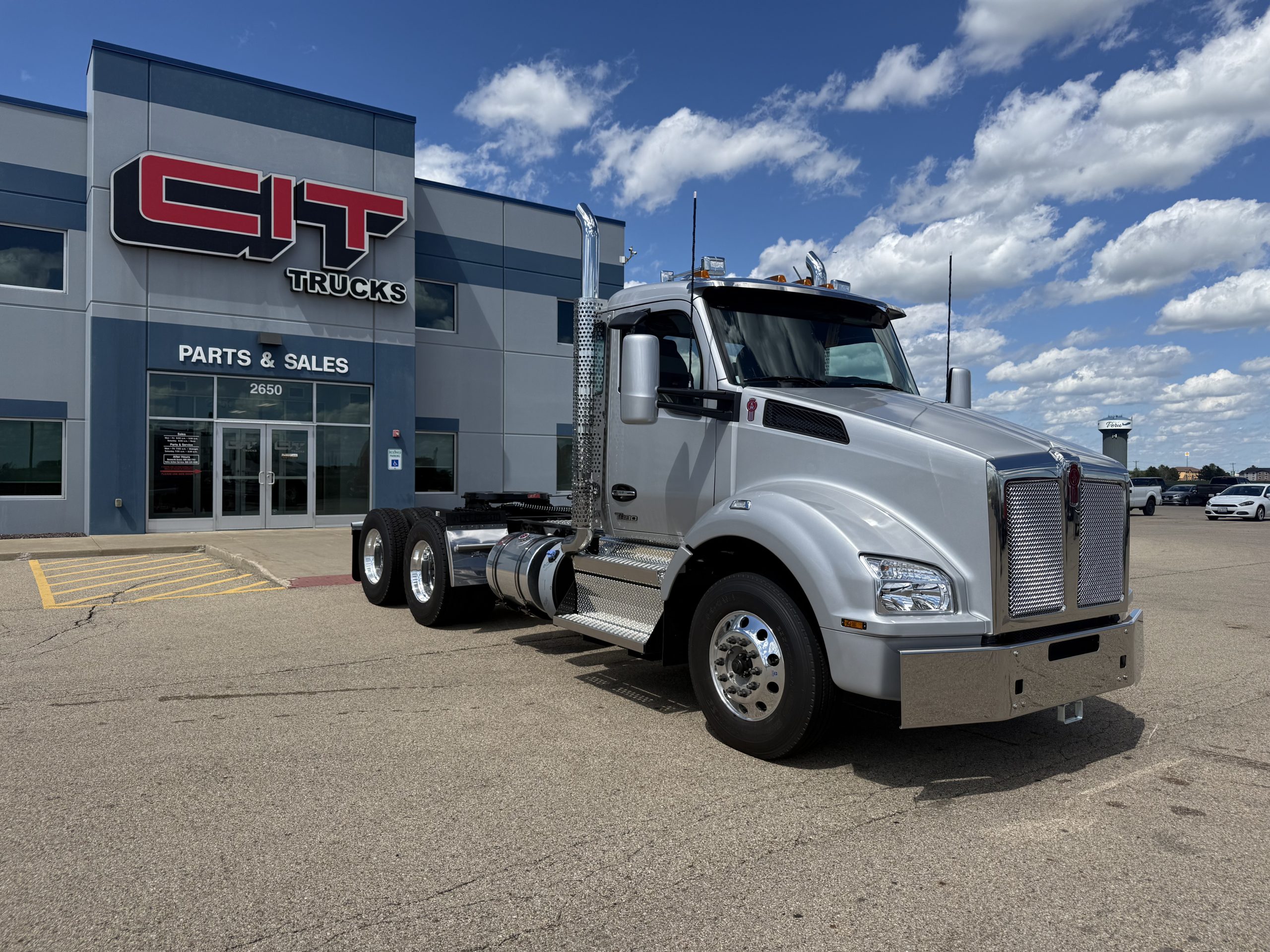 NEW 2027 KENWORTH T880 NEW 2027 KENWORTH T880 - image 3 of 6