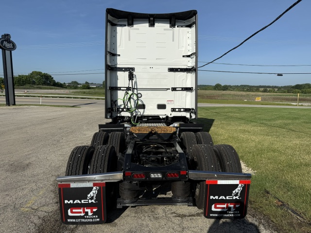 2027 Mack Pioneer in Grayslake, IL — photo 5