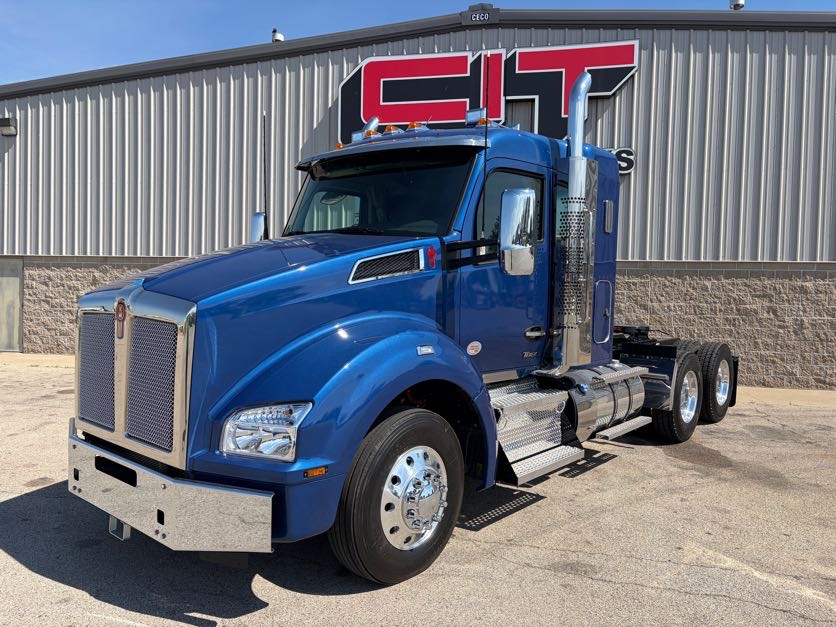 NEW 2027 KENWORTH T880 NEW 2027 KENWORTH T880 - image 1 of 6