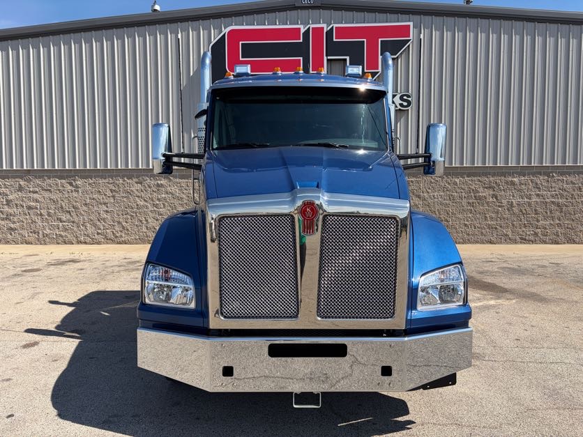 NEW 2027 KENWORTH T880 NEW 2027 KENWORTH T880 - image 2 of 6