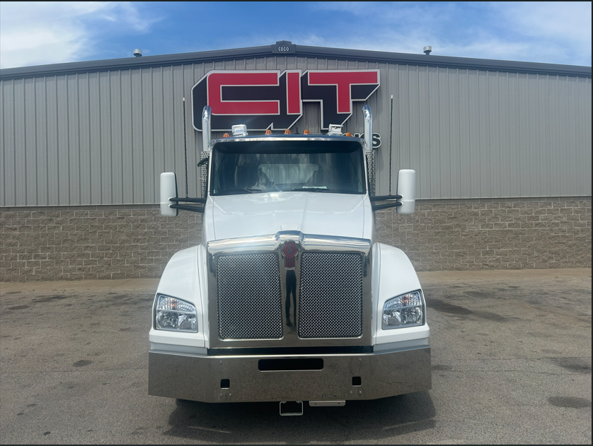 NEW 2027 KENWORTH T880 NEW 2027 KENWORTH T880 - image 2 of 6