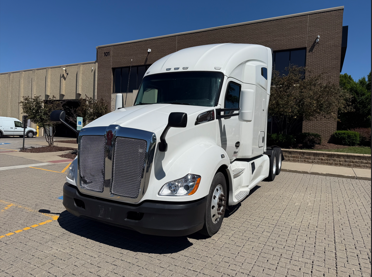 2022 Kenworth T680 in Grayslake, IL