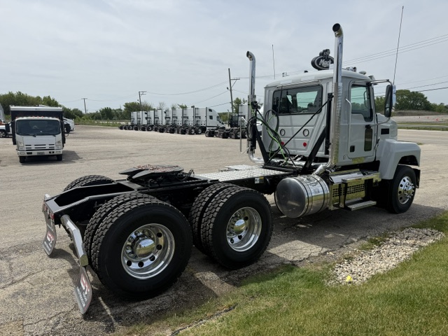 NEW 2027 MACK PINNACLE 64T NEW 2027 MACK PINNACLE 64T - image 5 of 6