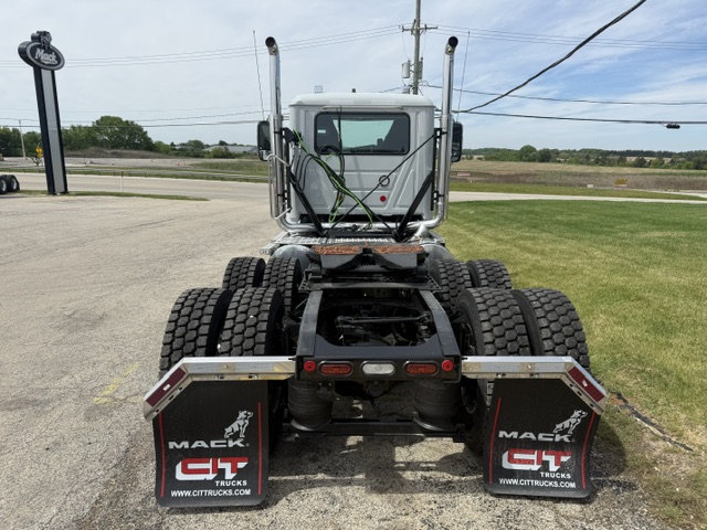 NEW 2027 MACK PINNACLE 64T NEW 2027 MACK PINNACLE 64T - image 6 of 6