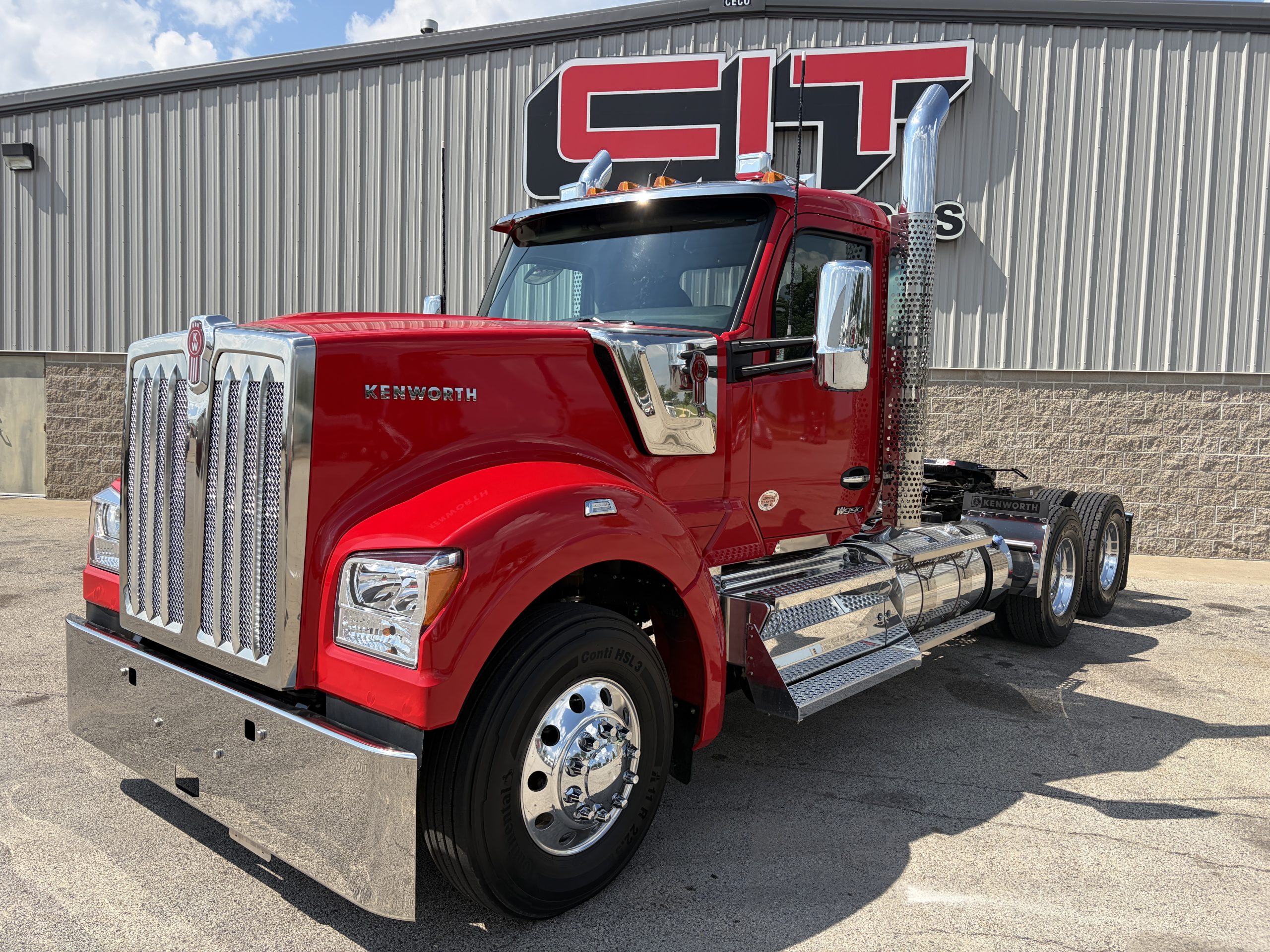 2027 Kenworth W990 in Morton, IL