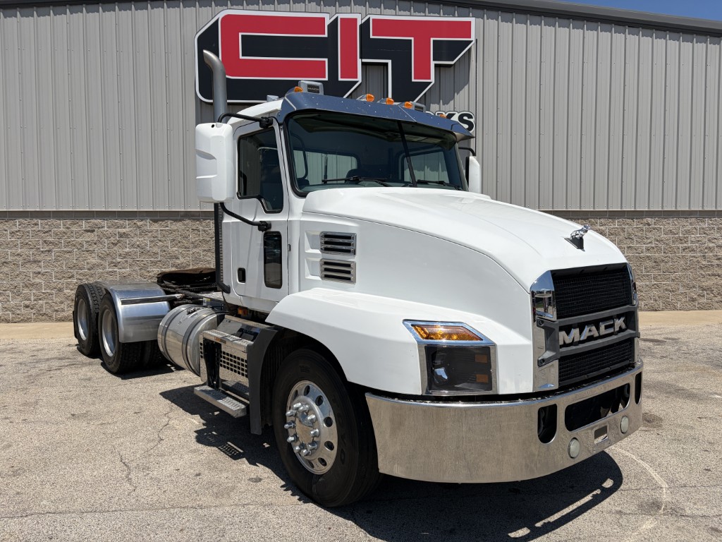 2020 Mack Anthem in Morton, IL — photo 3