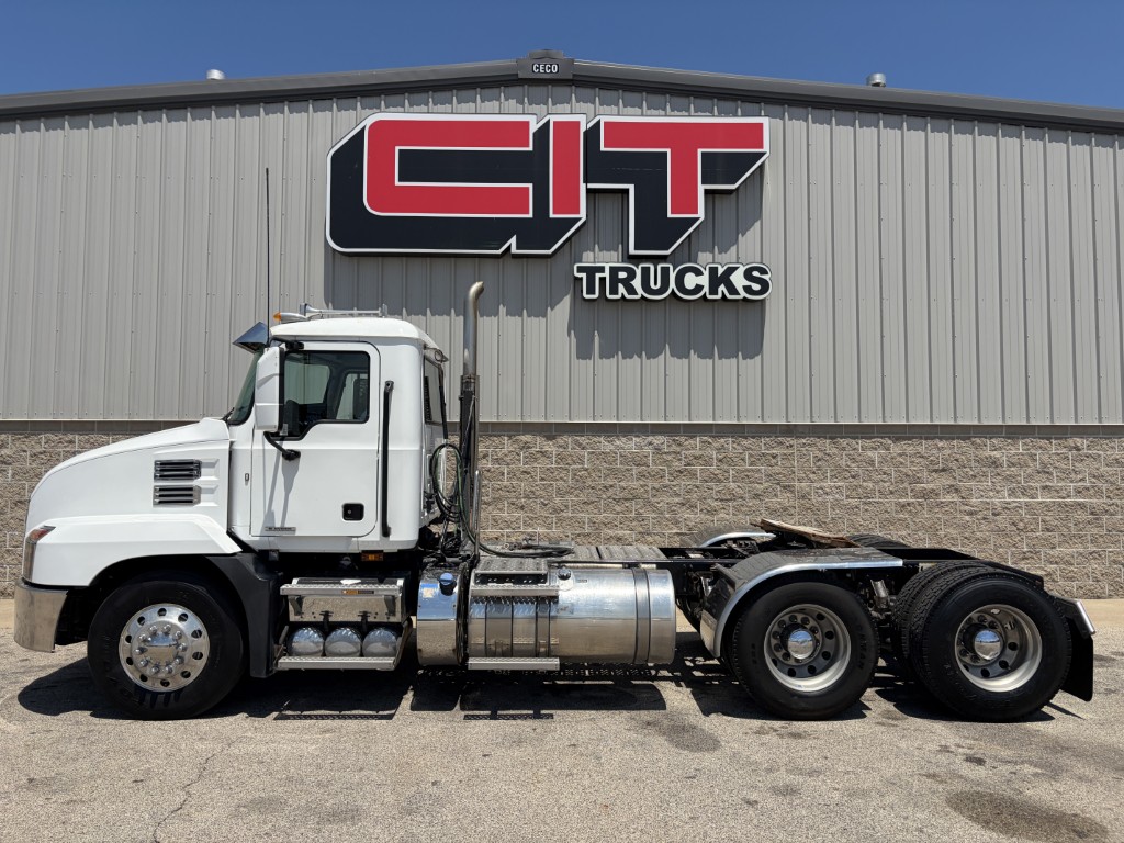 2020 Mack Anthem in Morton, IL — photo 4