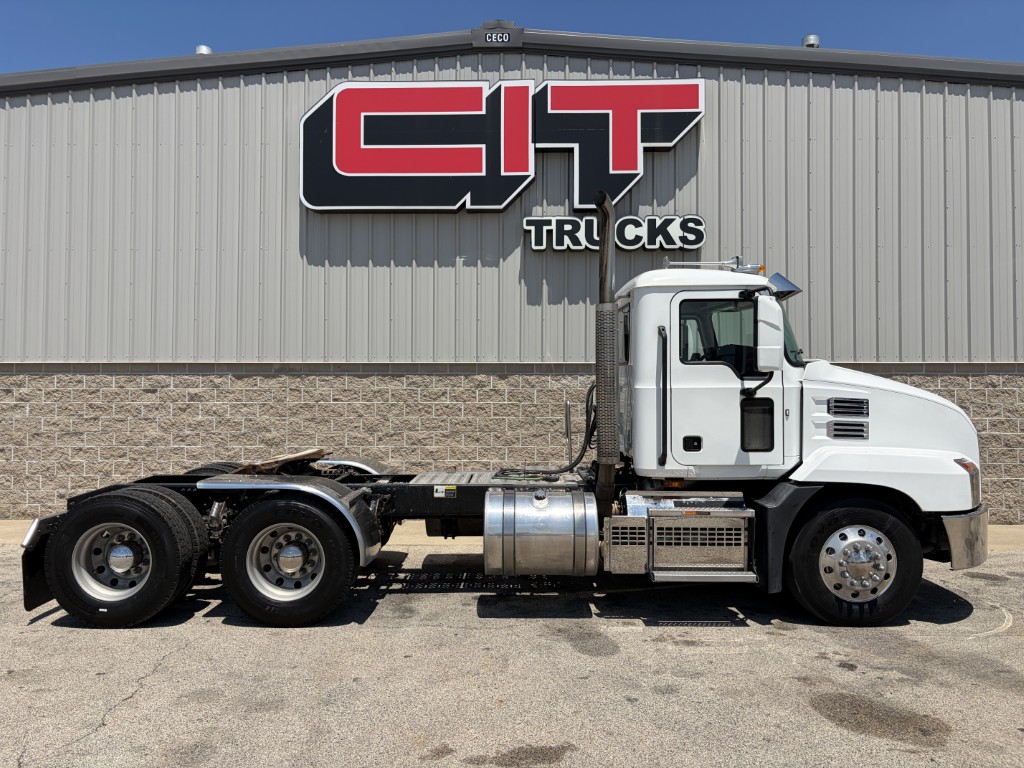 2020 Mack Anthem in Morton, IL — photo 5