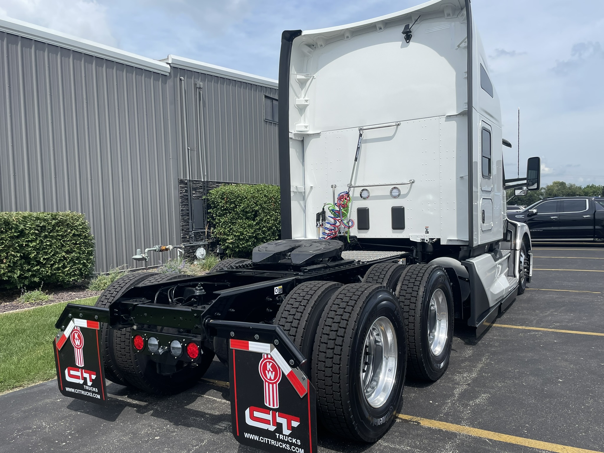 2027 Kenworth T680 — photo 6