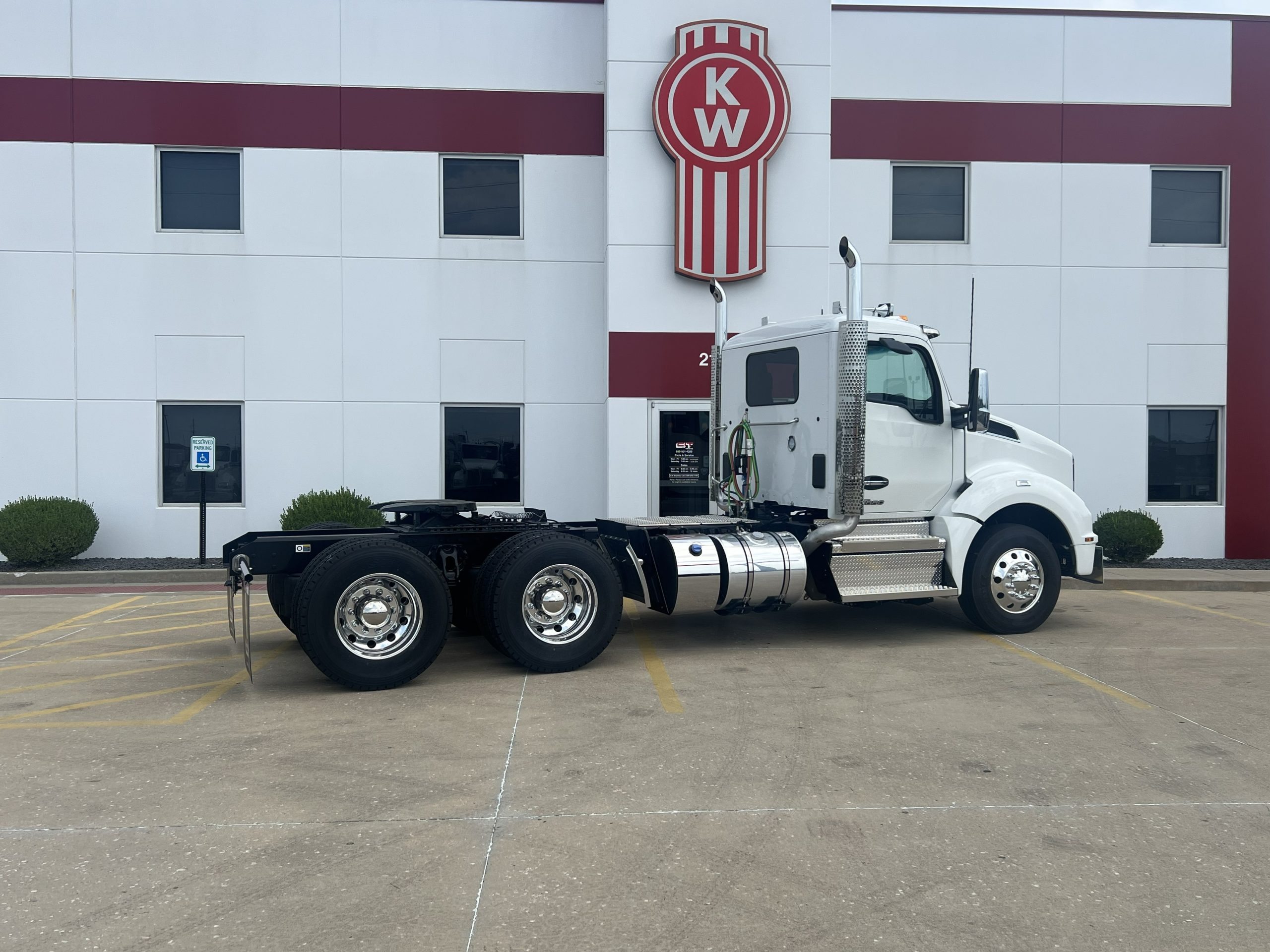 NEW 2027 KENWORTH T880 NEW 2027 KENWORTH T880 - image 4 of 6