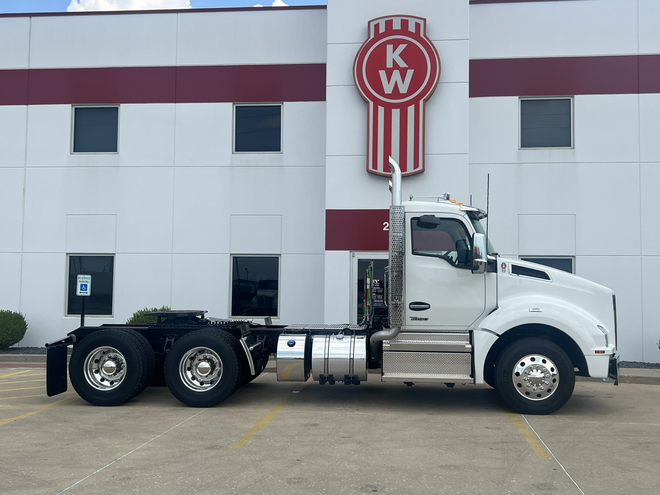 NEW 2027 KENWORTH T880 NEW 2027 KENWORTH T880 - image 5 of 6